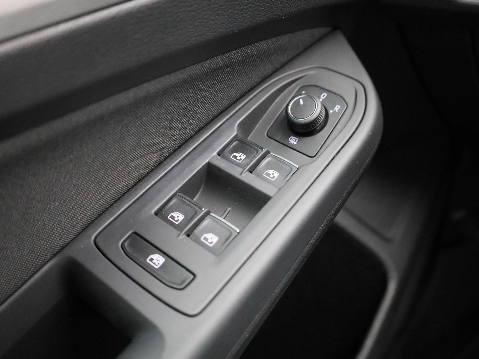Volkswagen-Golf-image-22