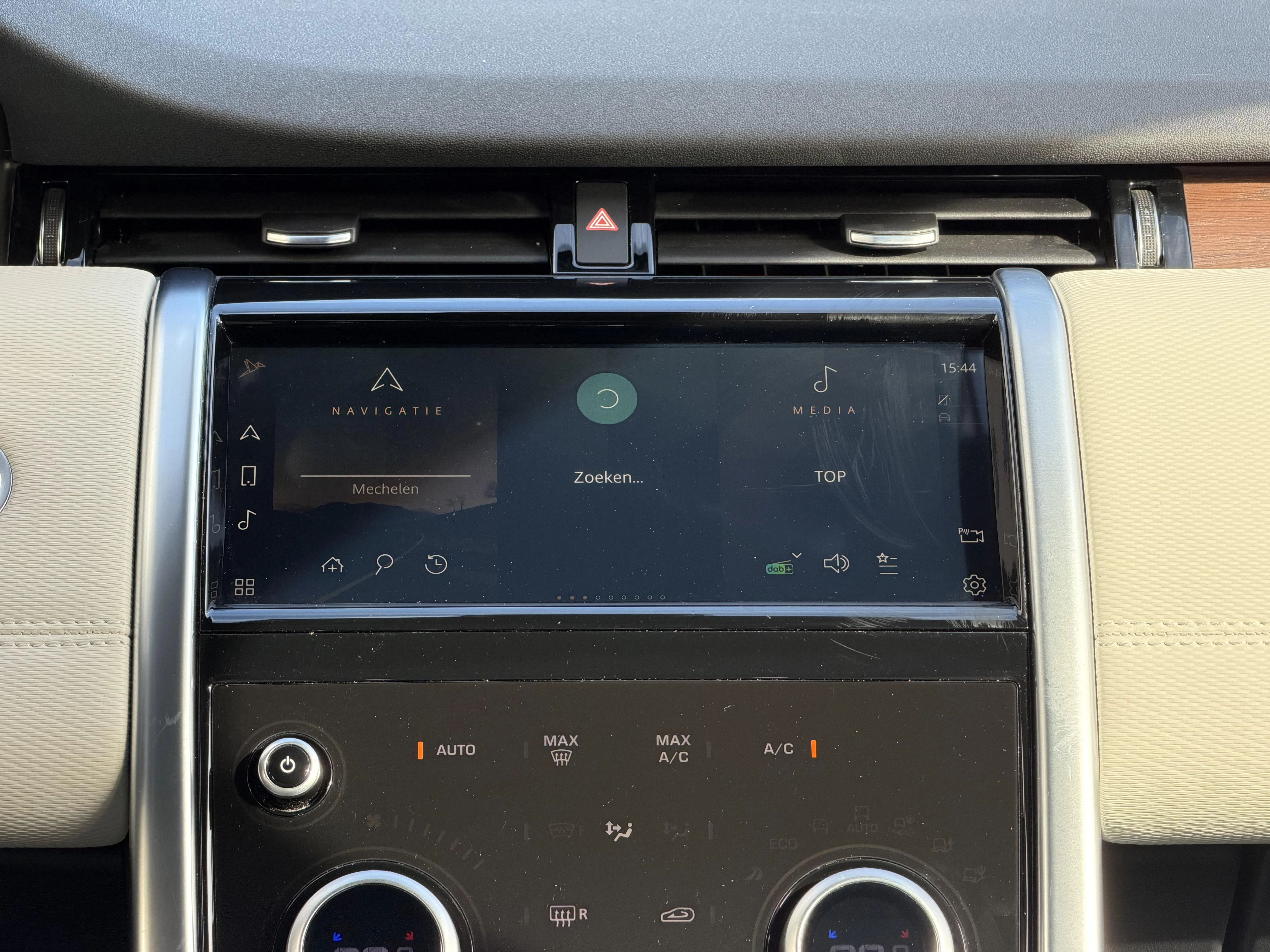 Land Rover-Discovery Sport-image-20