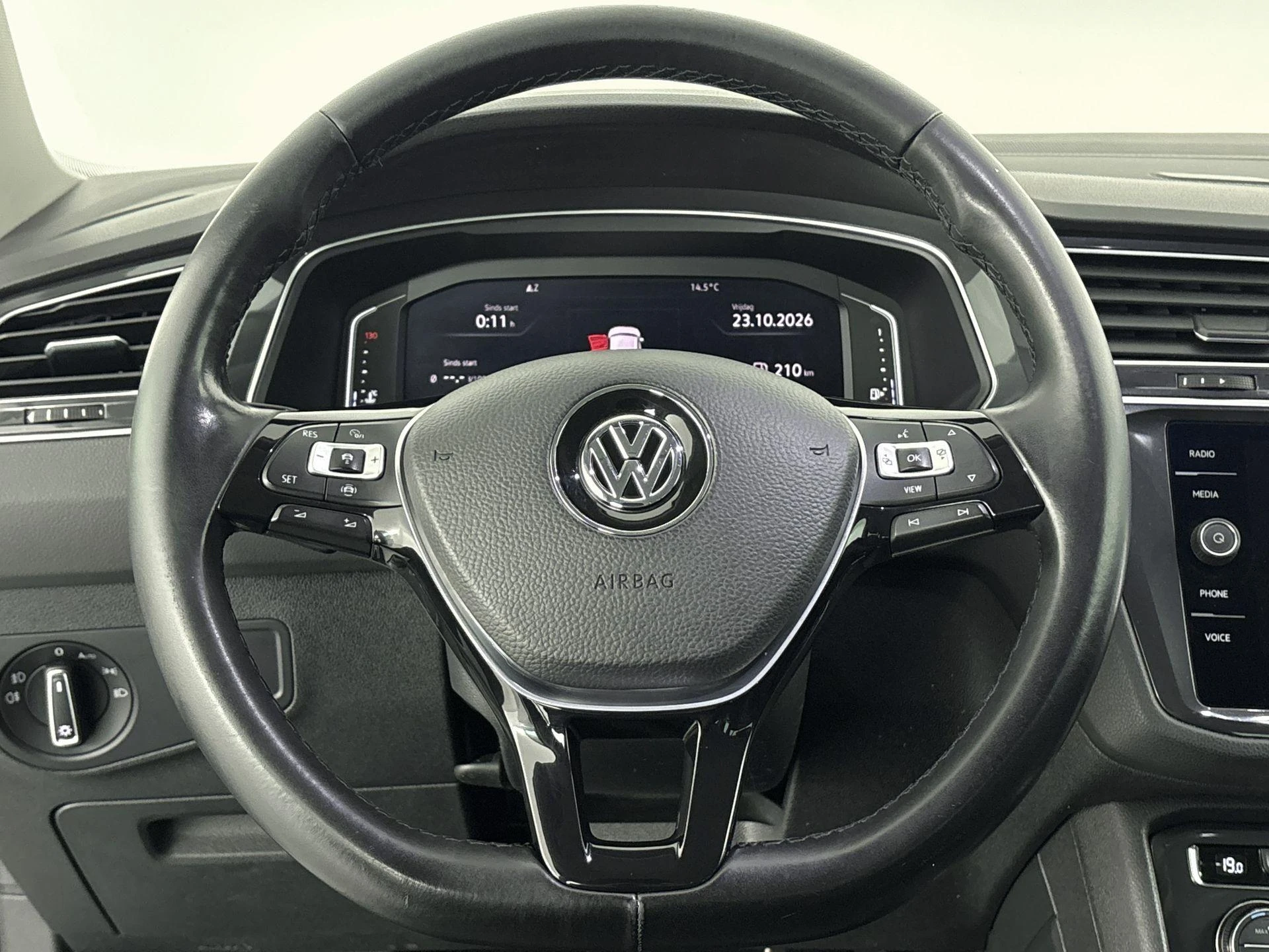 Volkswagen-Tiguan-image-22