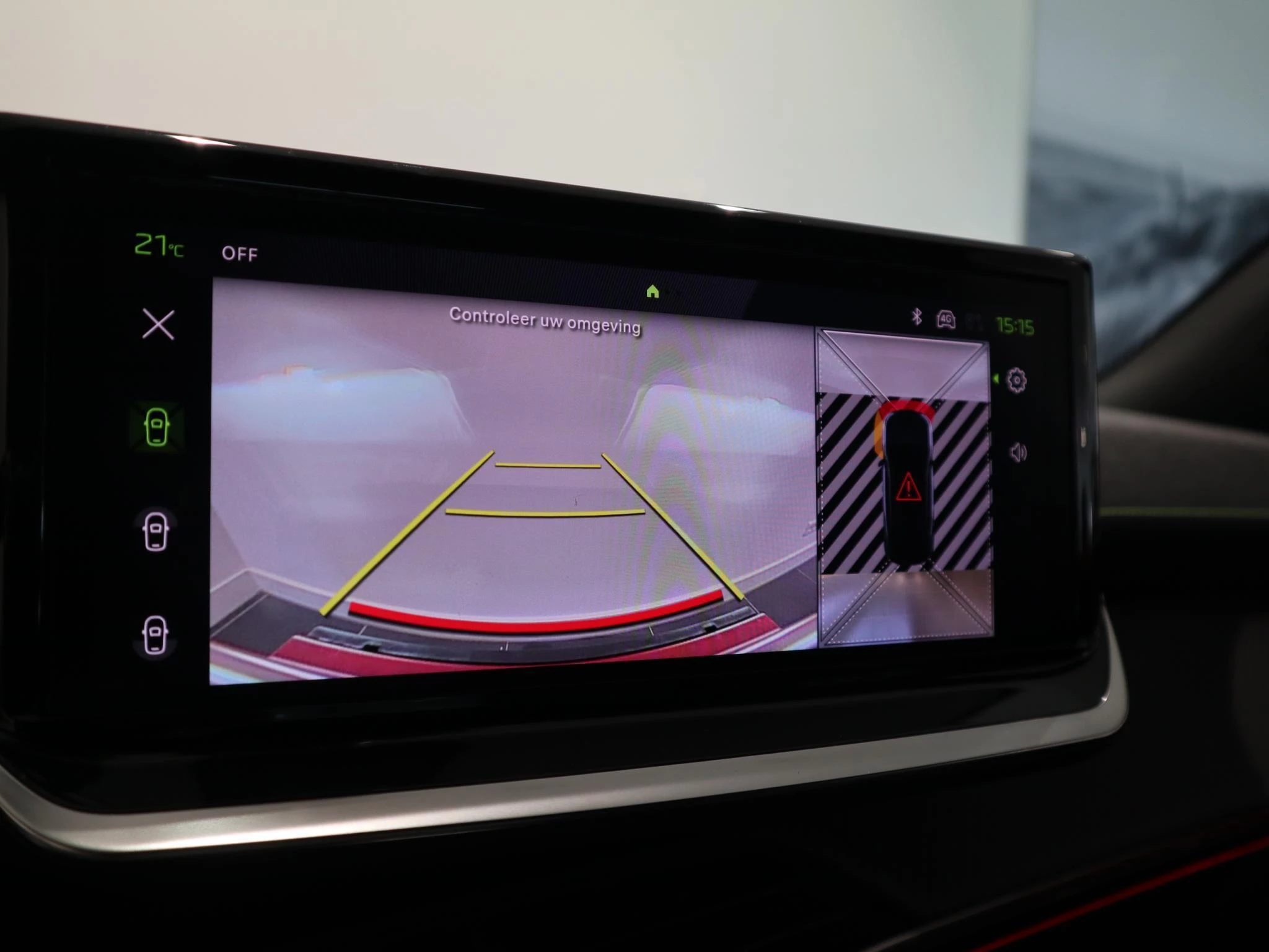 Peugeot-e-2008-image-19