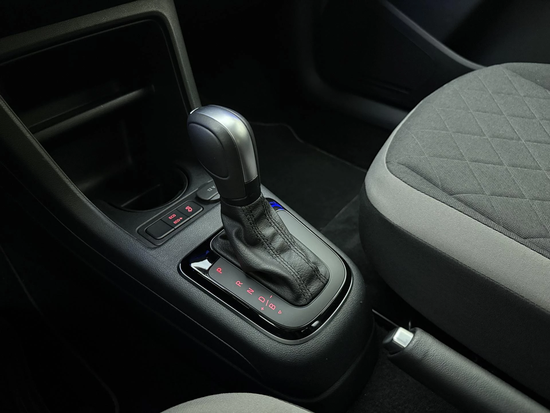 Volkswagen-e-up!-image-18