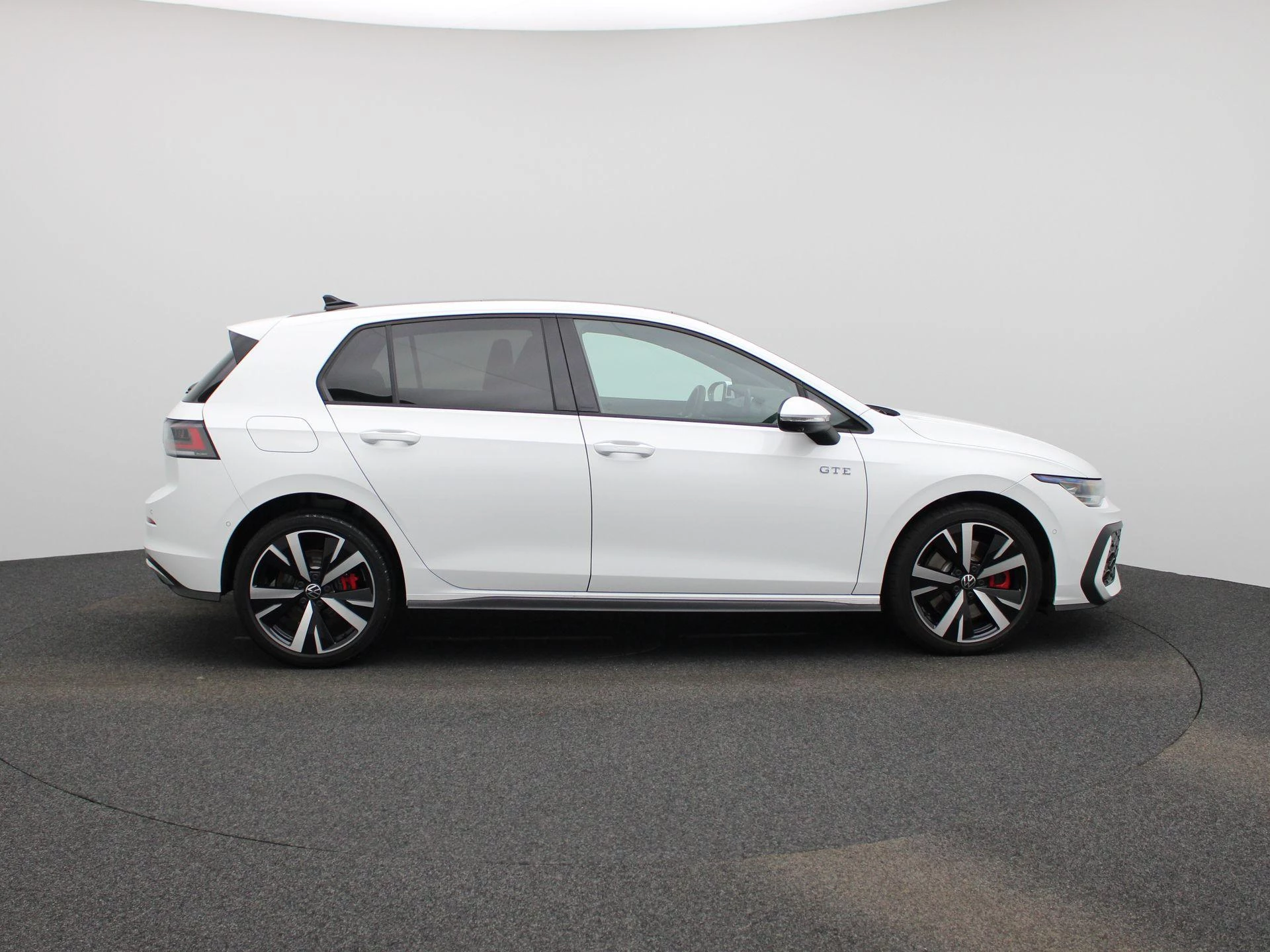 Volkswagen-Golf-image-5