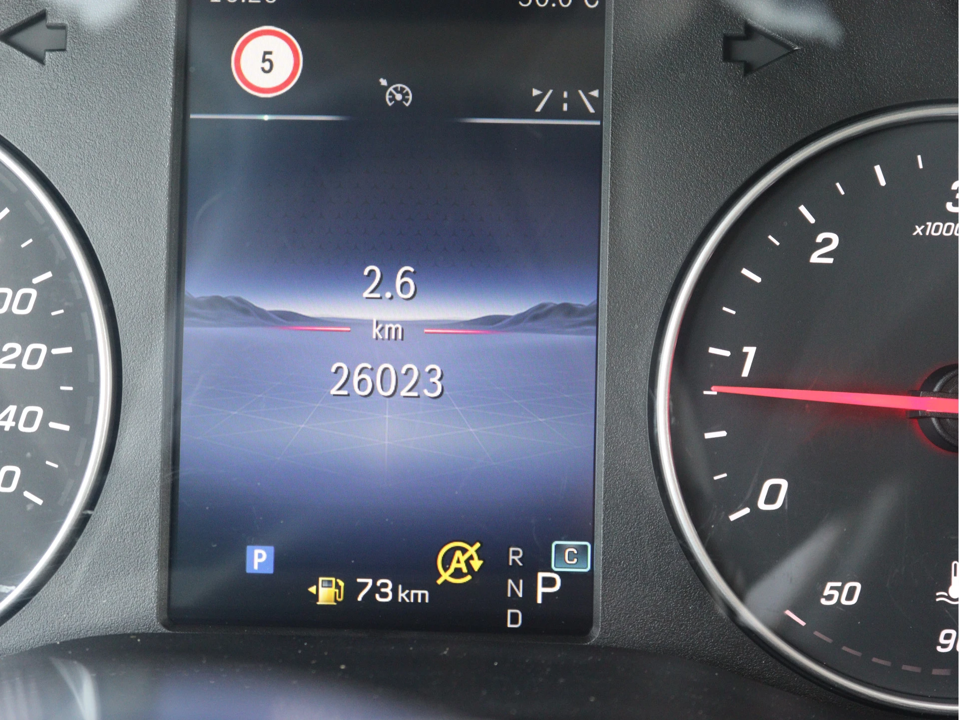 Mercedes-Benz-Vito-image-4