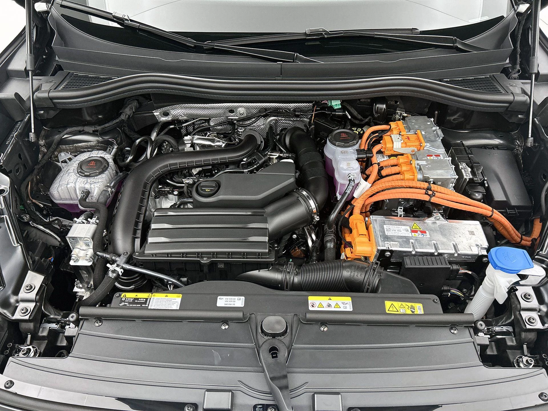 Volkswagen-Tiguan-image-29