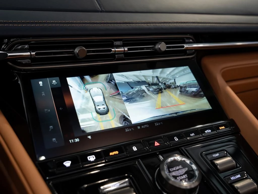 Aston Martin DB12 Volante Aston Martin Hamburg