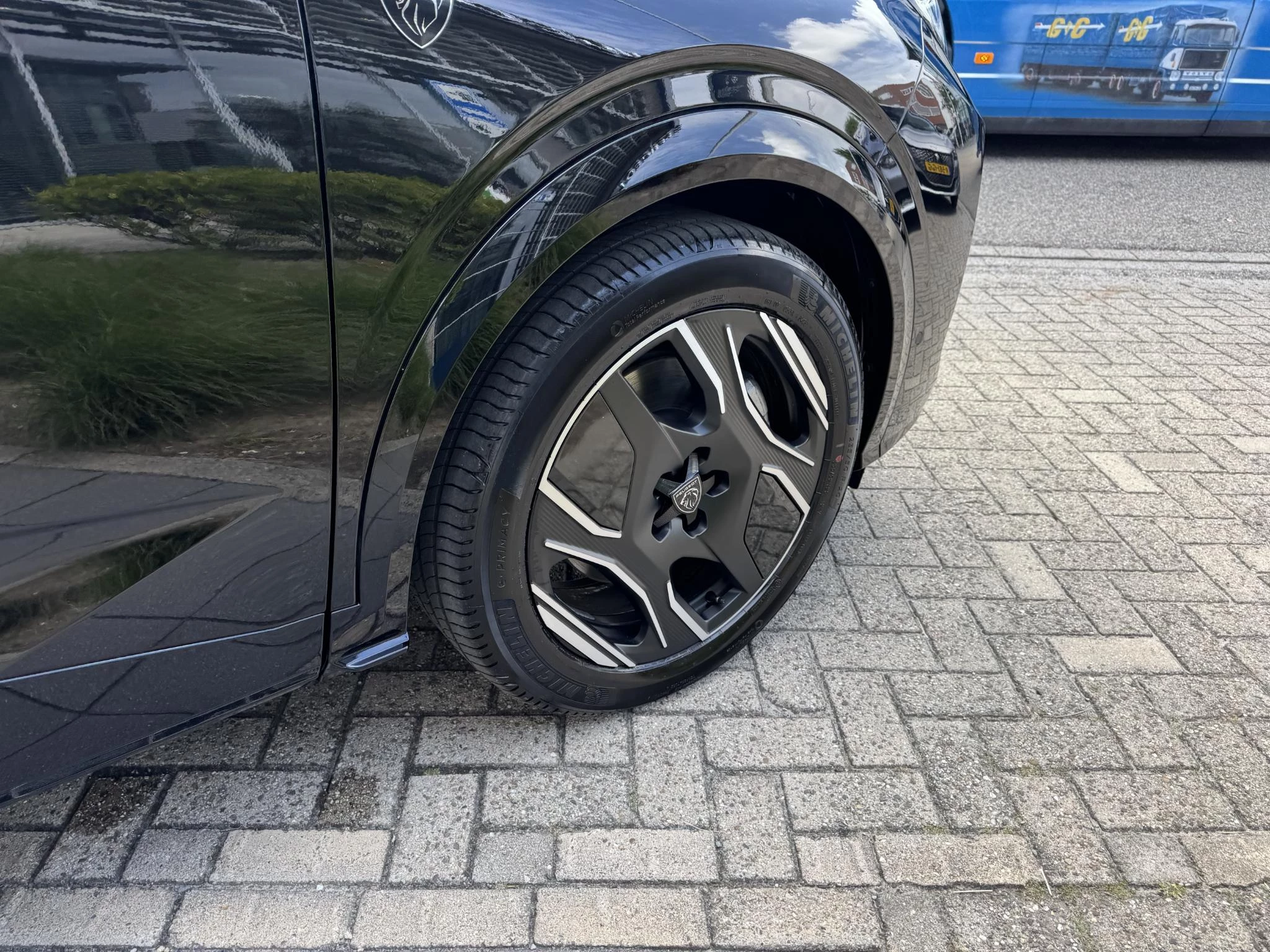 Peugeot e-3008 GT Long Range 230 97 kWh