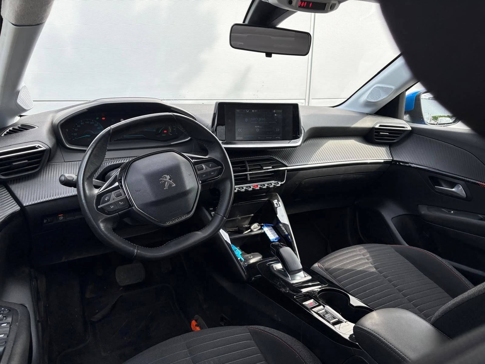 Peugeot-e-208-image-16