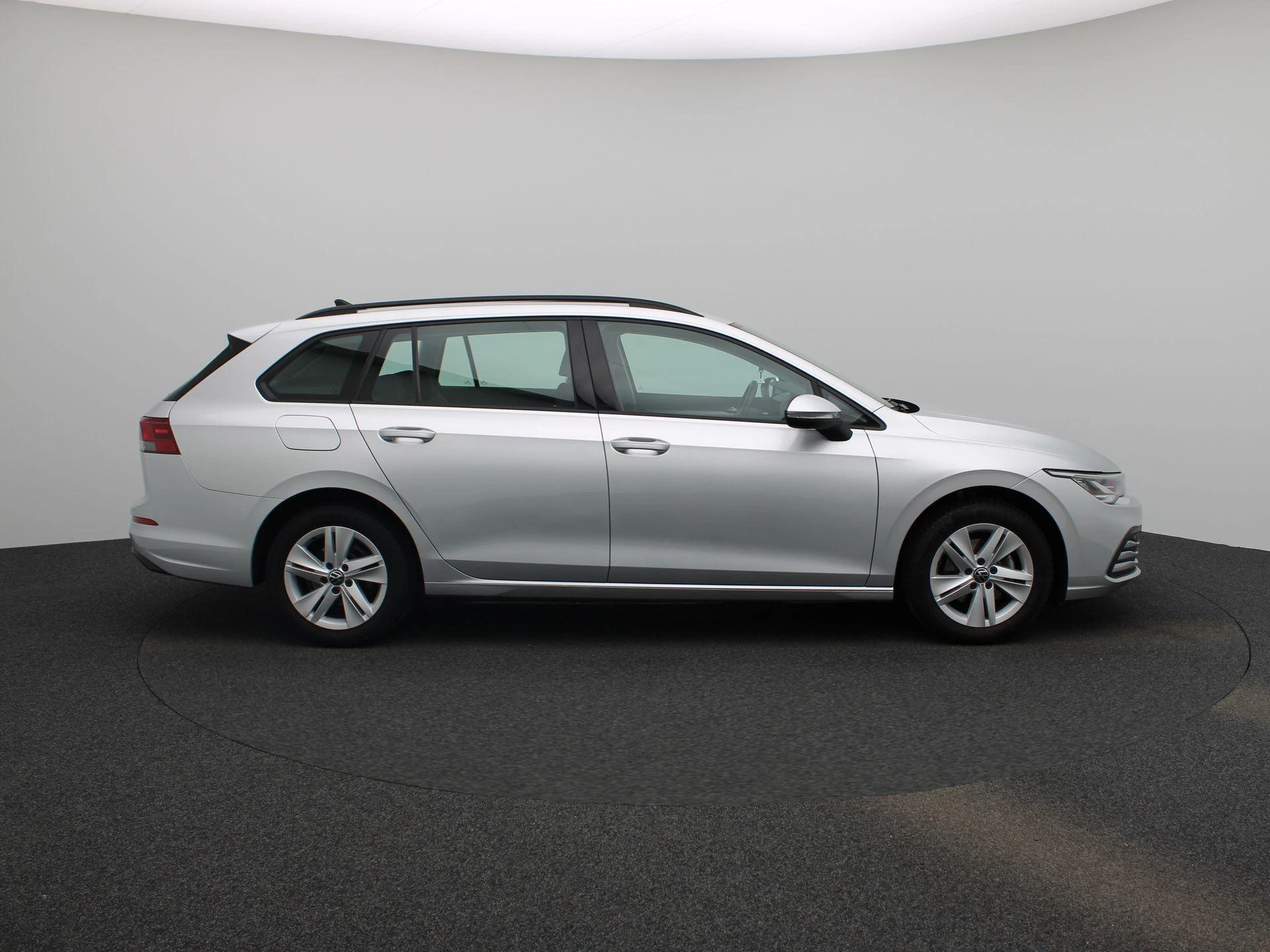 Volkswagen-Golf-image-5