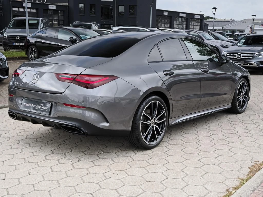 Mercedes-Benz-CLA 200-image-5