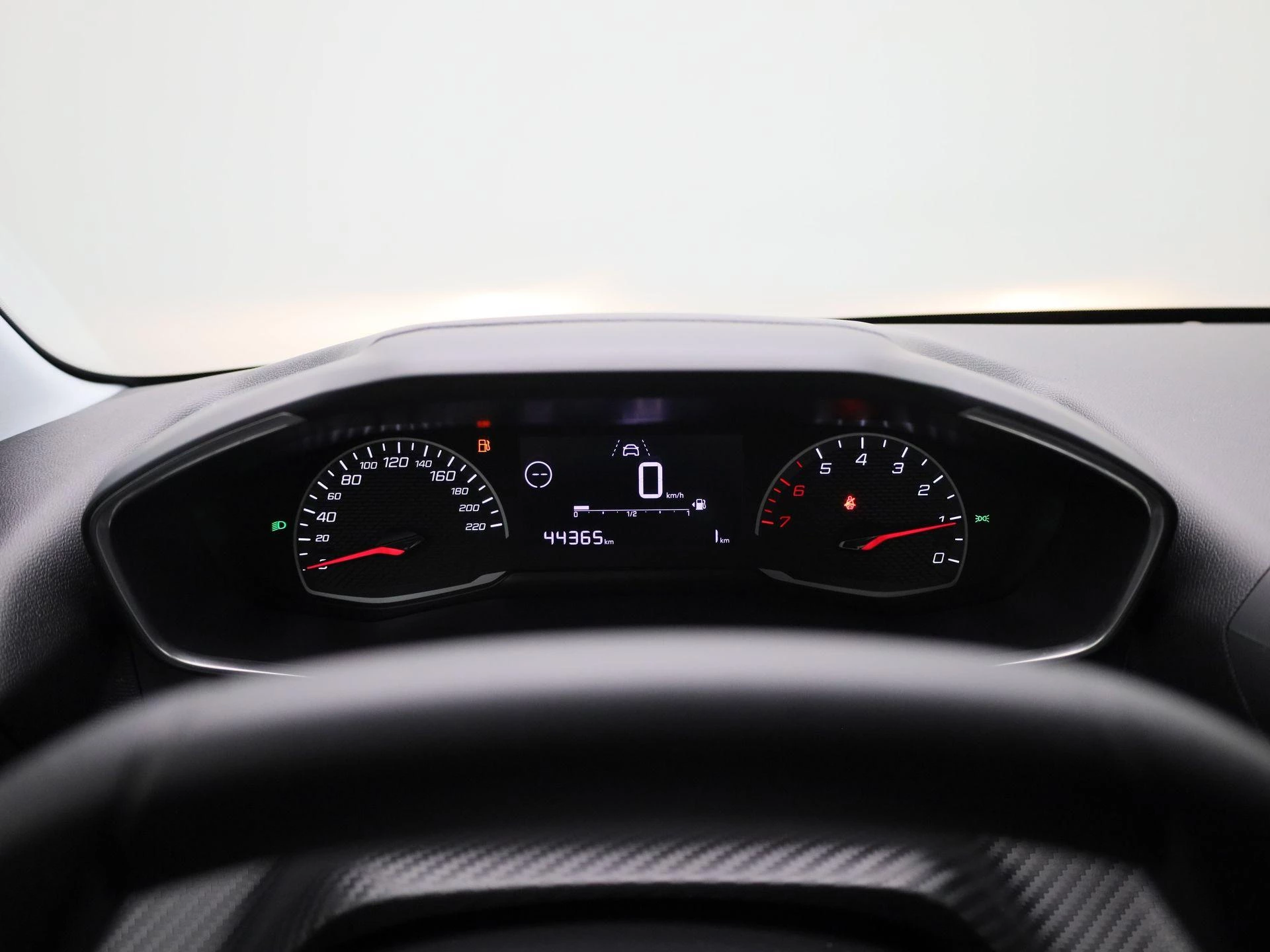 Peugeot-208-image-12