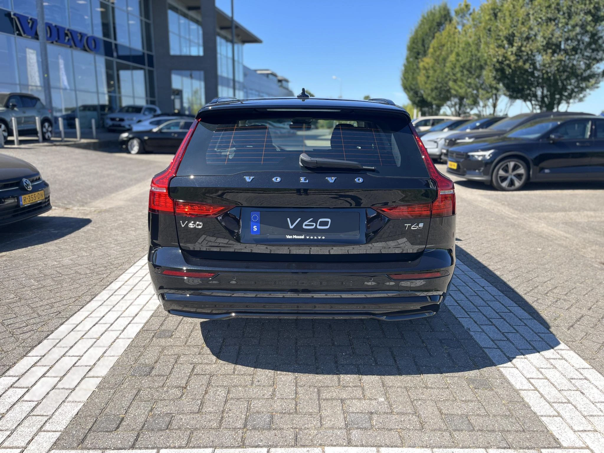 Volvo-V60-image-15