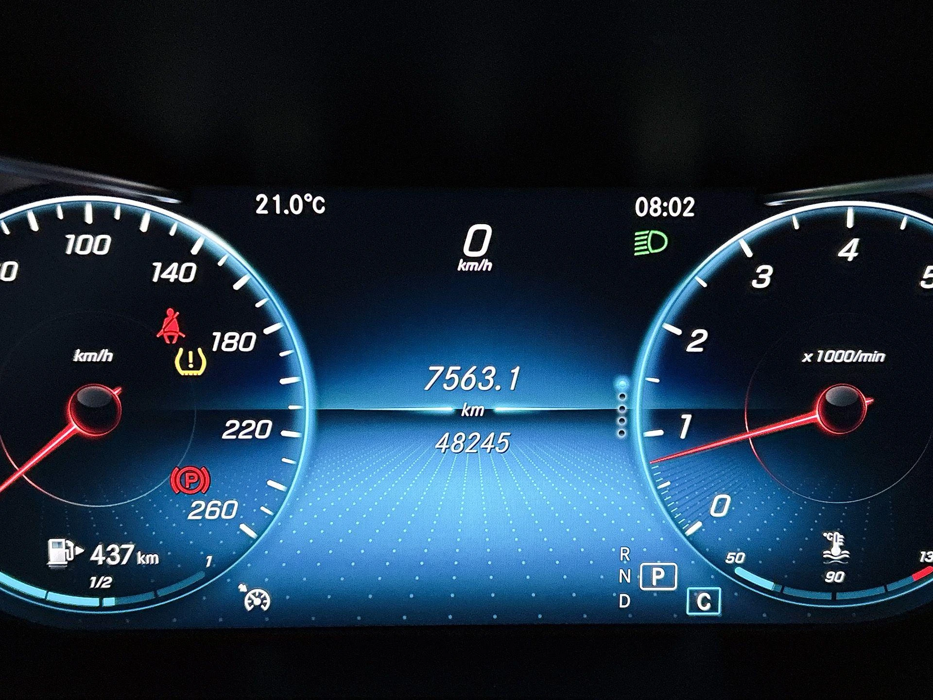 Mercedes-Benz-C-Klasse-image-8