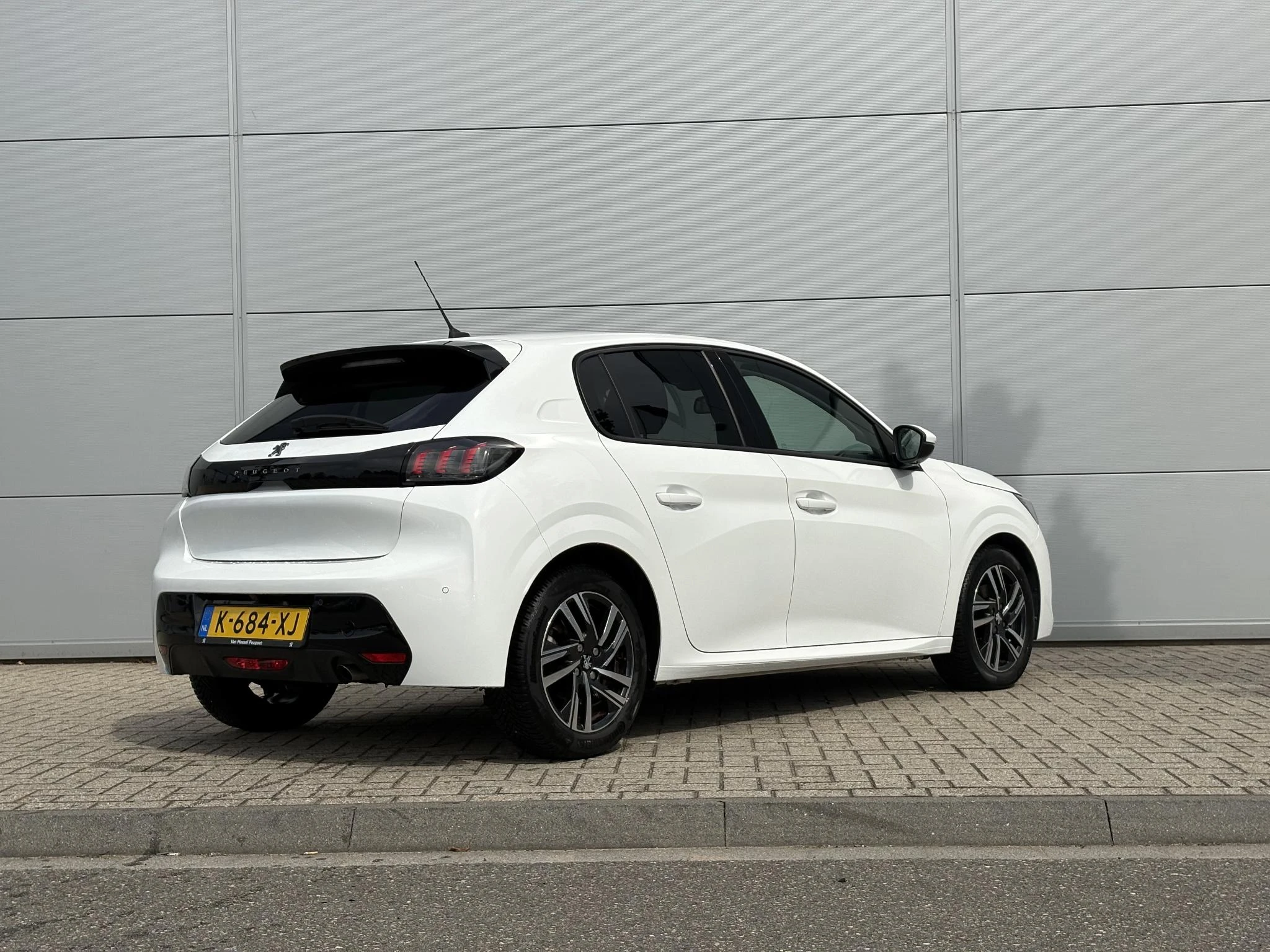 Peugeot 208 1.2 PureTech Blue Lease Allure