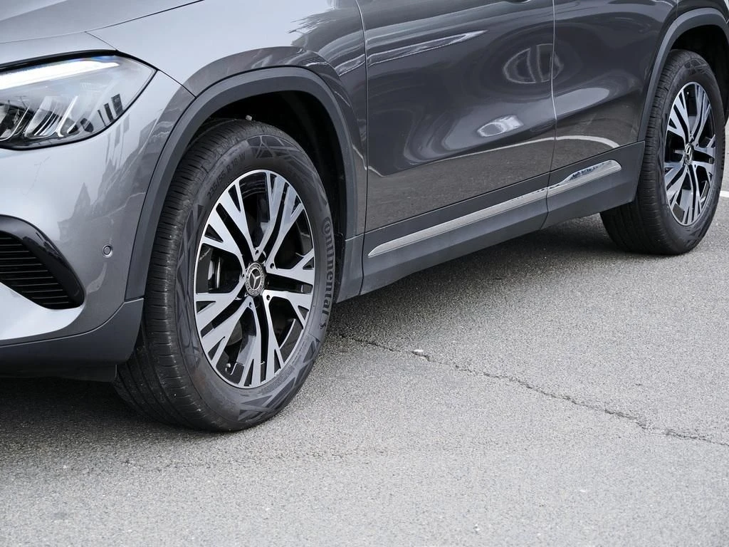 Mercedes-Benz-GLA 200-image-5