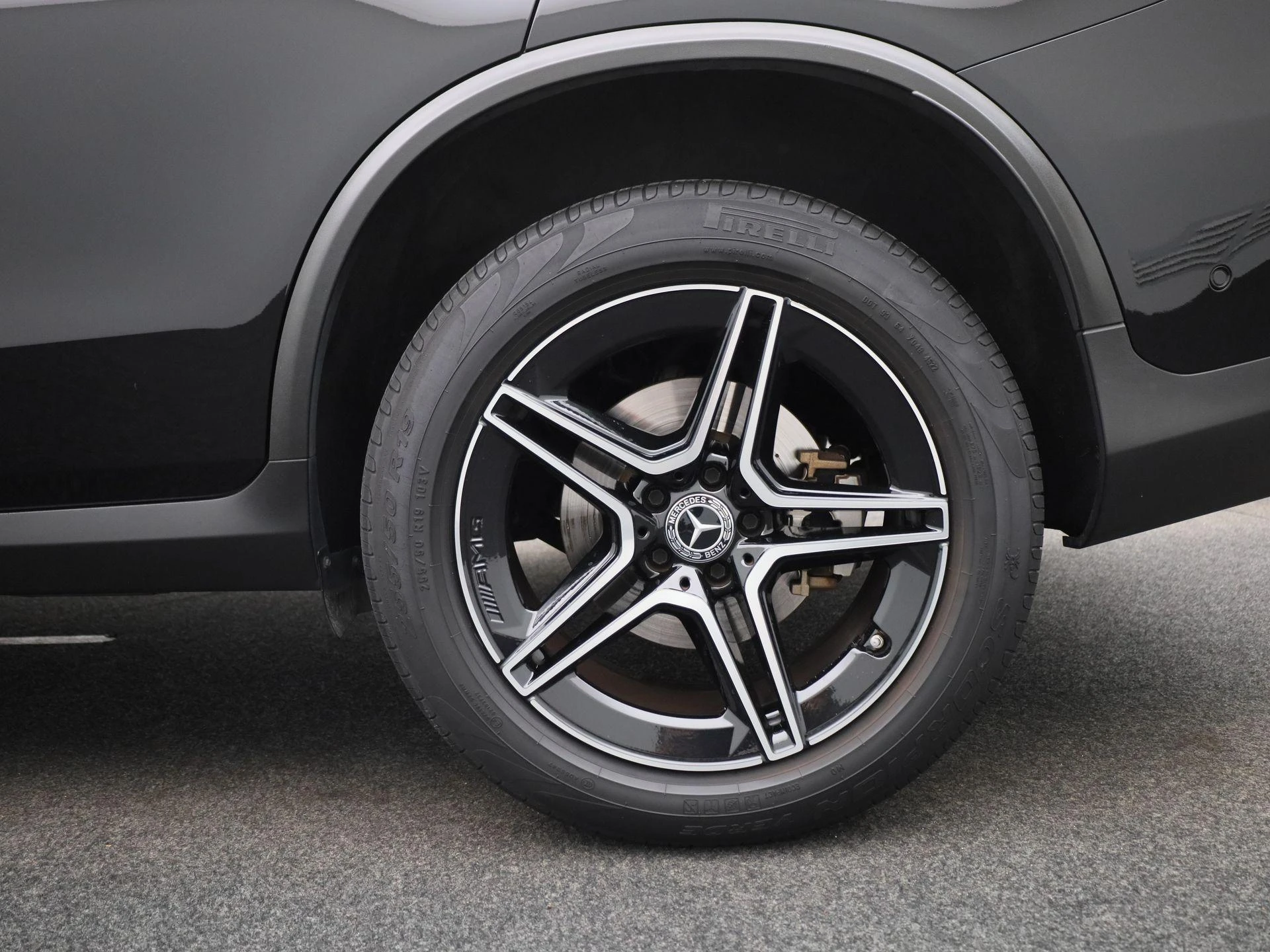 Mercedes-Benz-GLC-image-12
