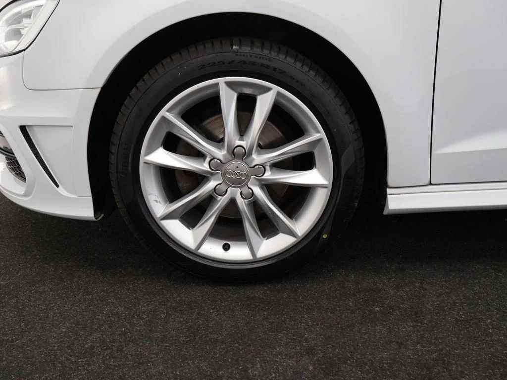 Audi A3 Sportback Audi A3 Sportback Attraction 1.2TFSI 110PK *CRUISE CONTROL*PDC*NAVI*ZETELVERWARMING*...*