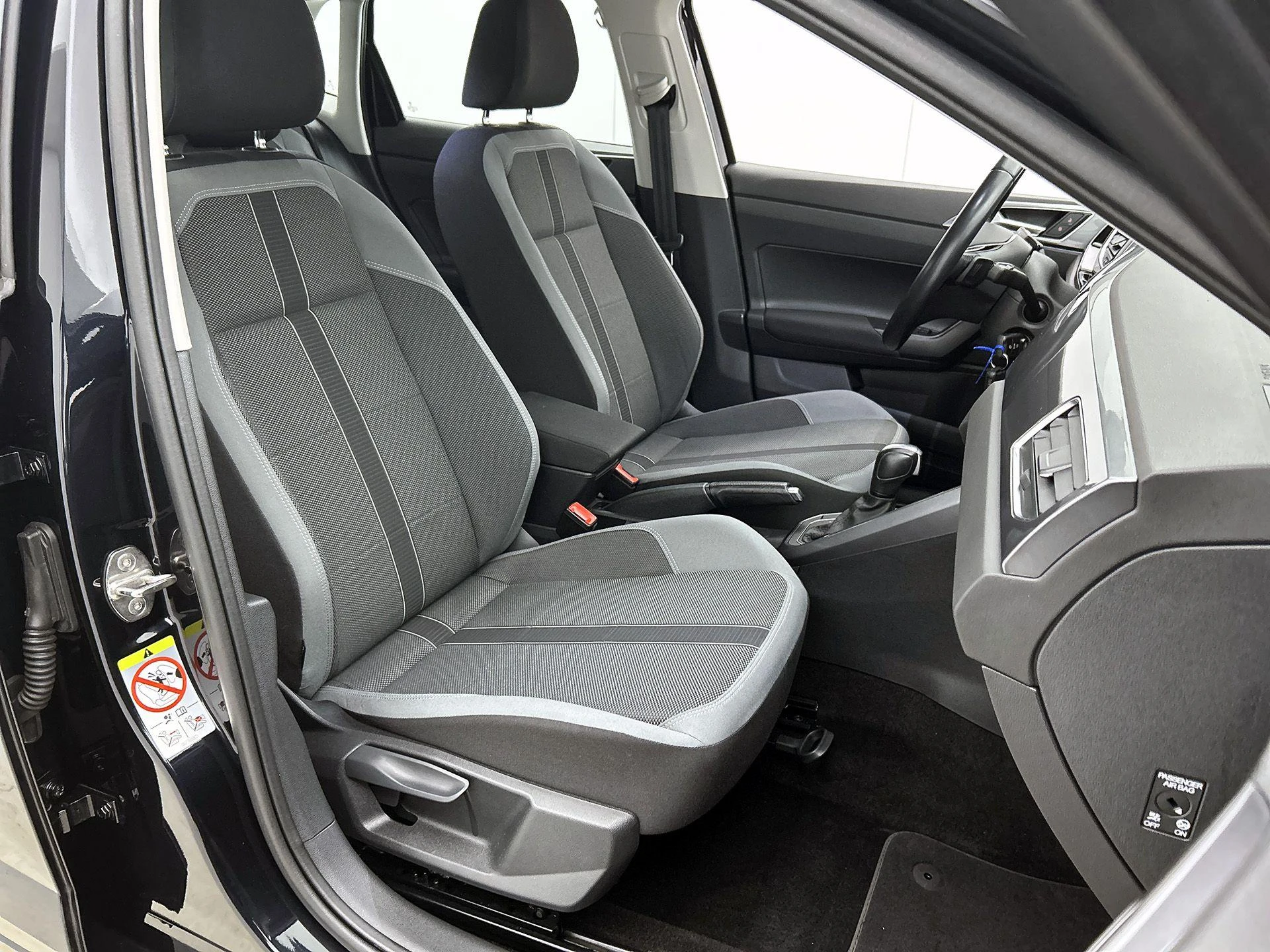 Volkswagen-Polo-image-38