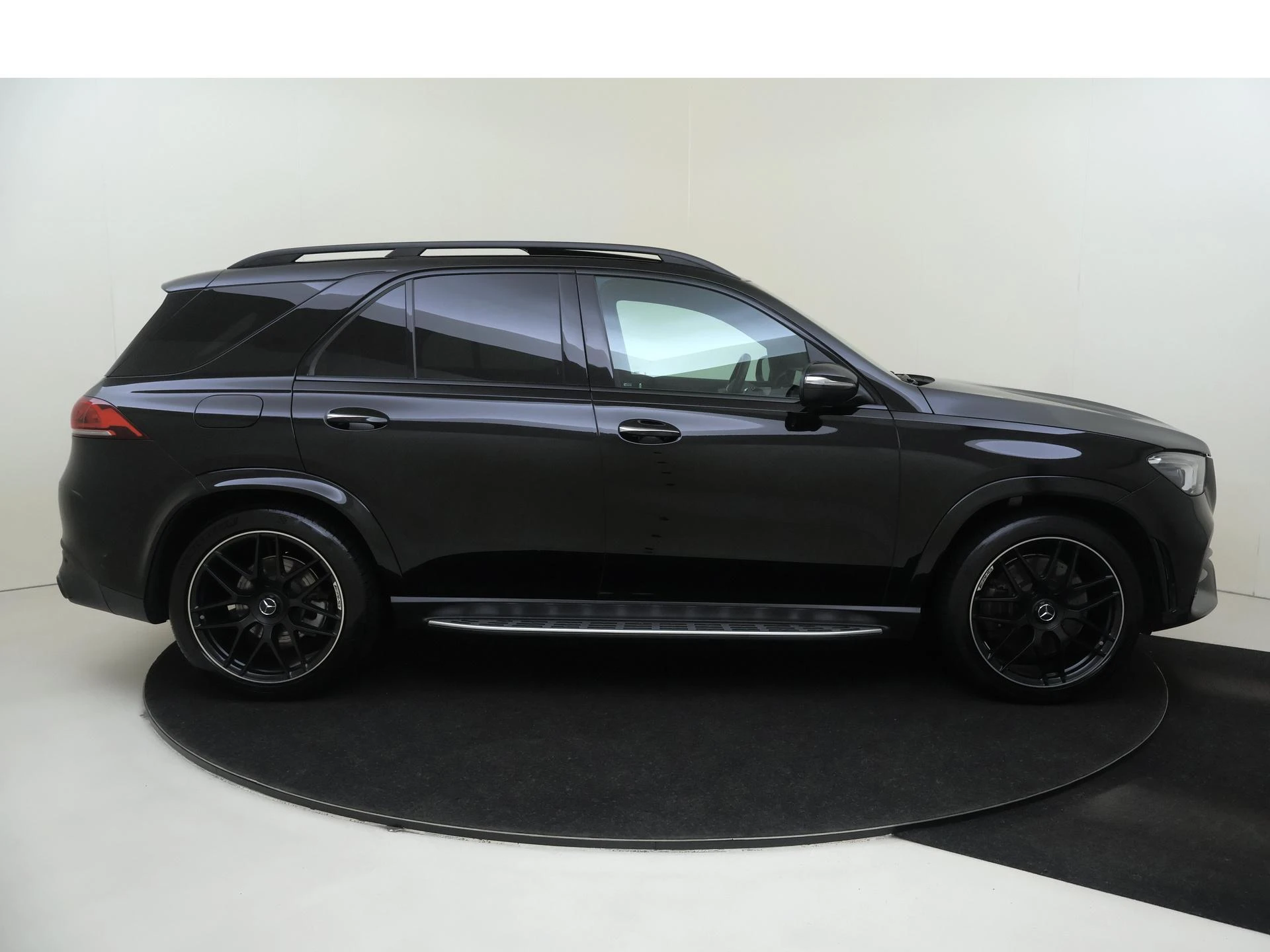 Mercedes-Benz-GLE-image-10