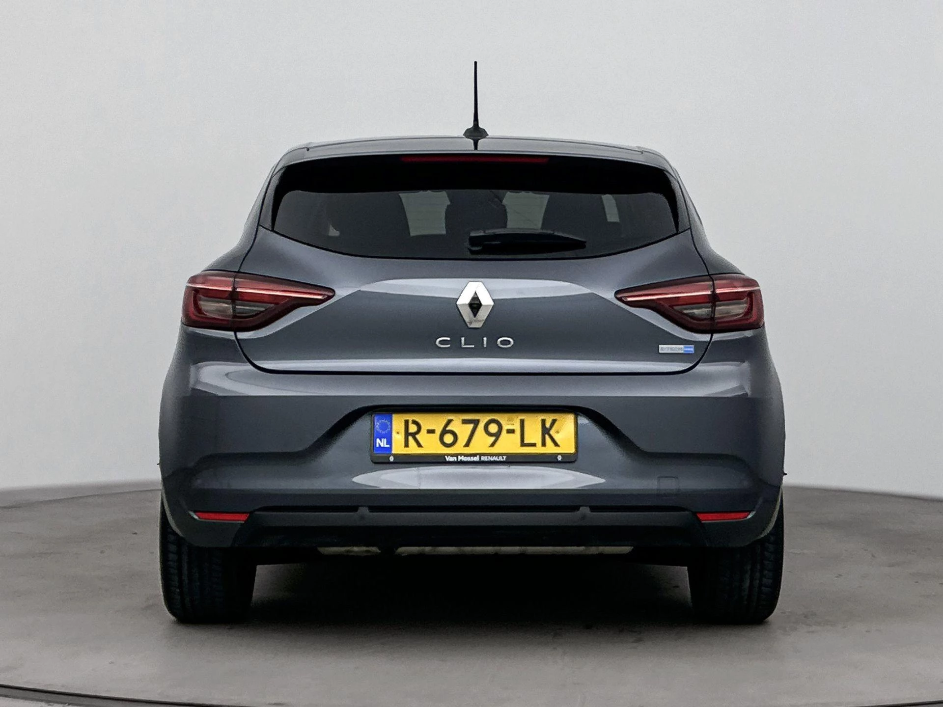Renault-Clio-image-2
