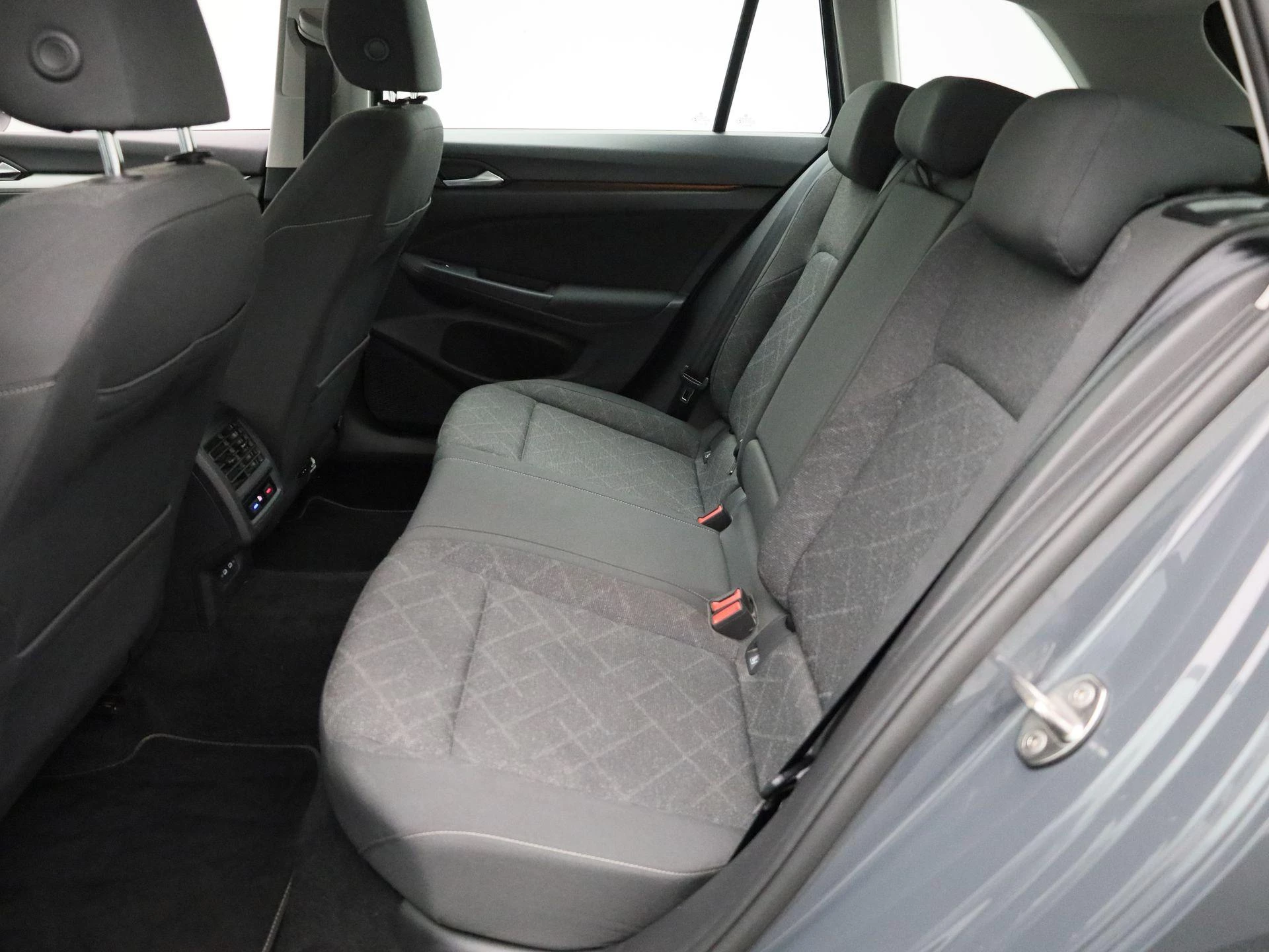 Volkswagen-Golf-image-12
