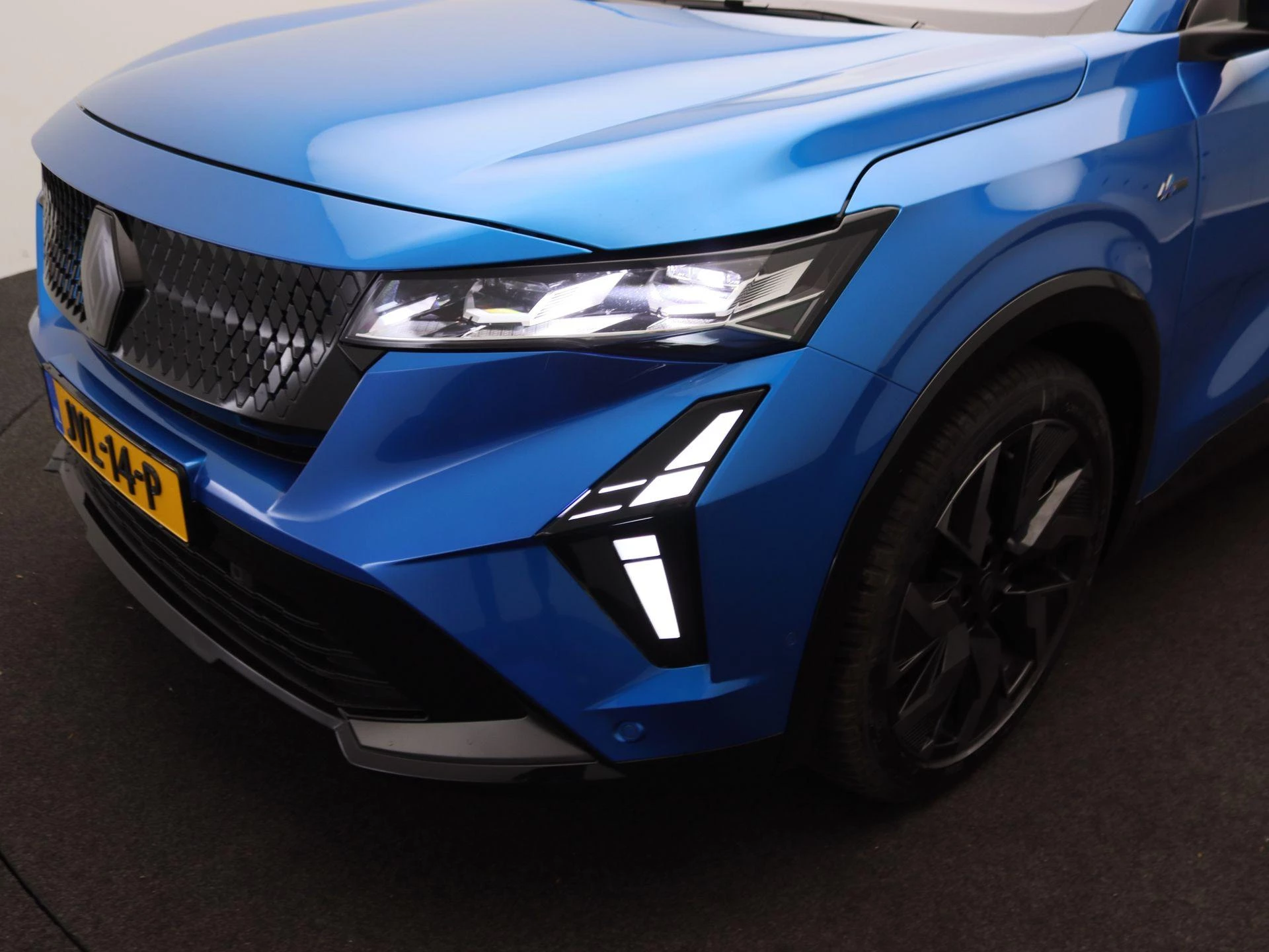 Renault-Rafale-image-14