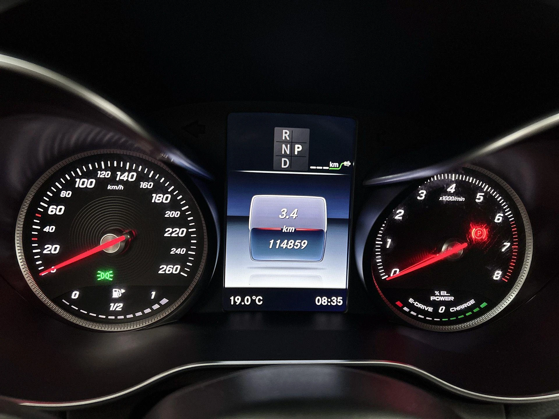 Mercedes-Benz-C-Klasse-image-19