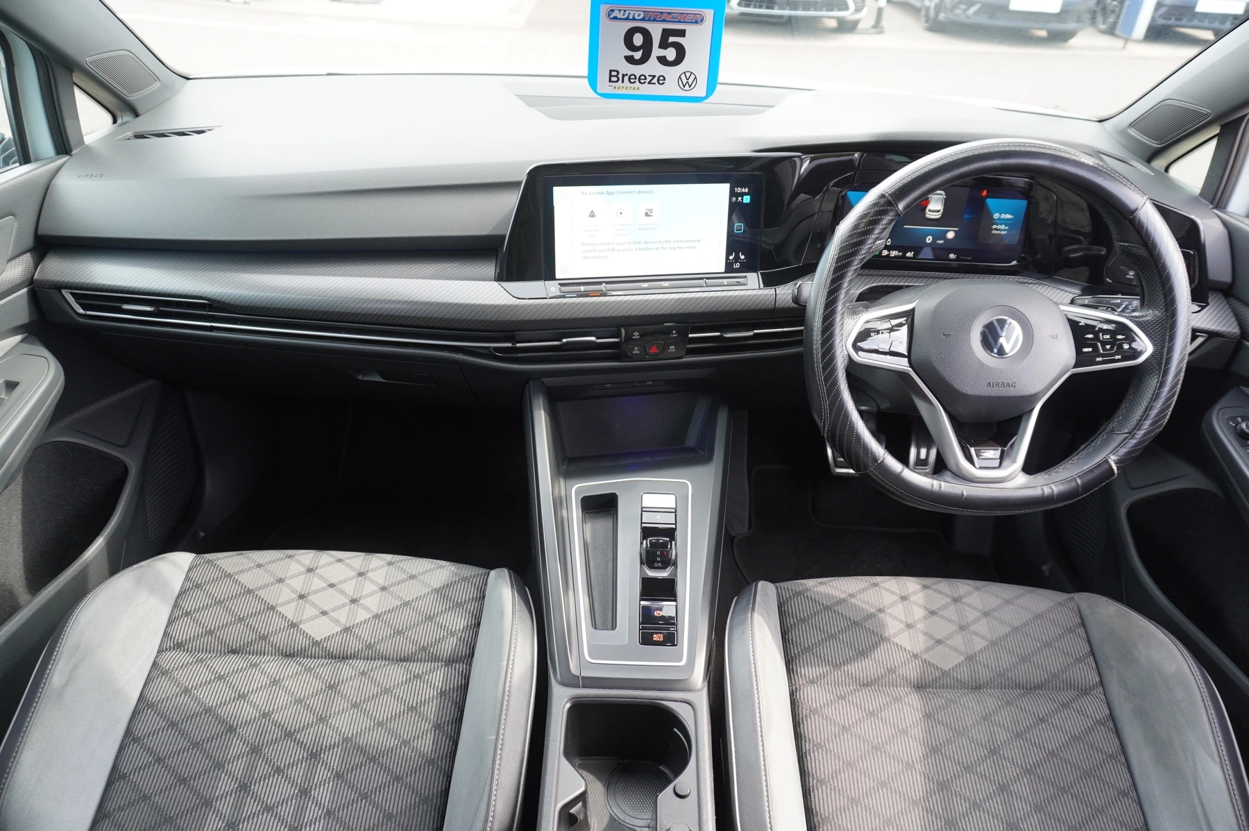 Volkswagen-Golf-image-7