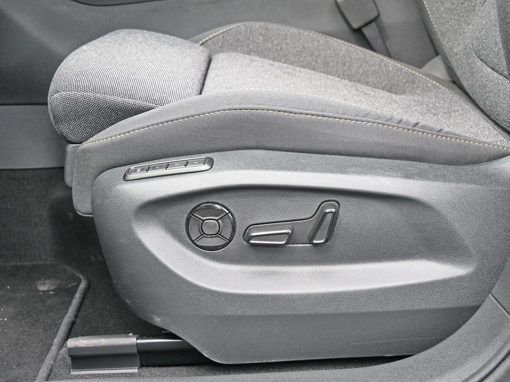 Škoda Kodiaq 2.0 TDI 4x4 Selection *7-SITZER*MATRIX*ACC*NAVI*KAMERA*