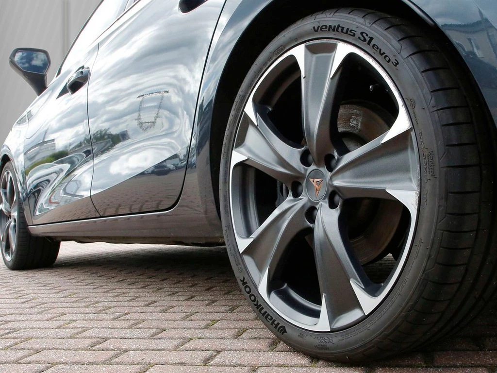 CUPRA Leon Sportstourer VZ 2.0 TSI 19" BEATS Navi+VC ACC LED RFK+PDC
