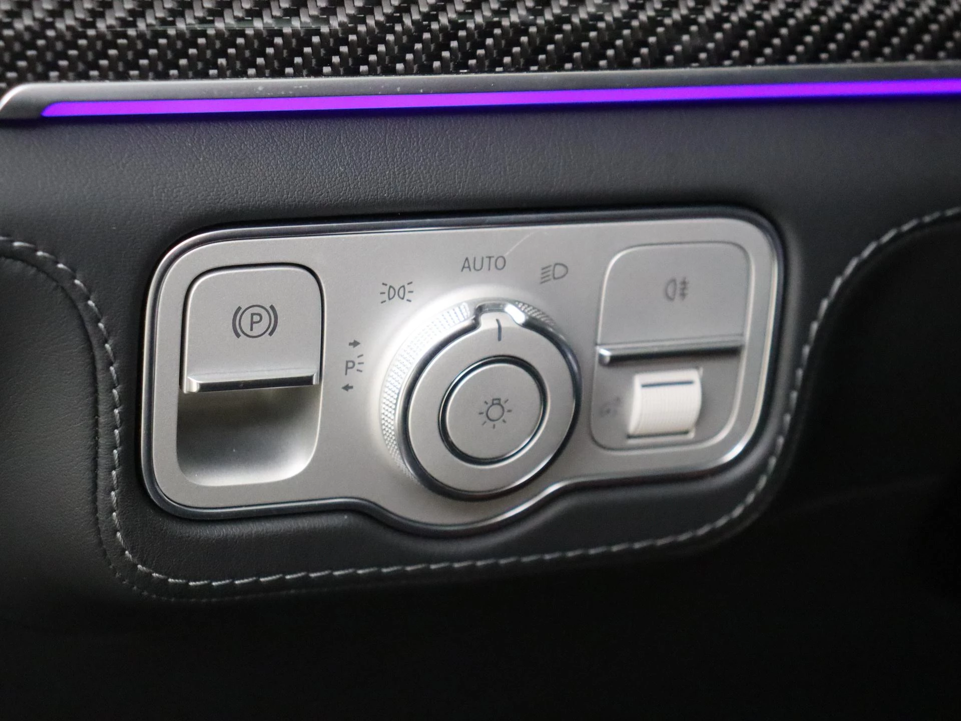 Mercedes-Benz-GLE-image-34