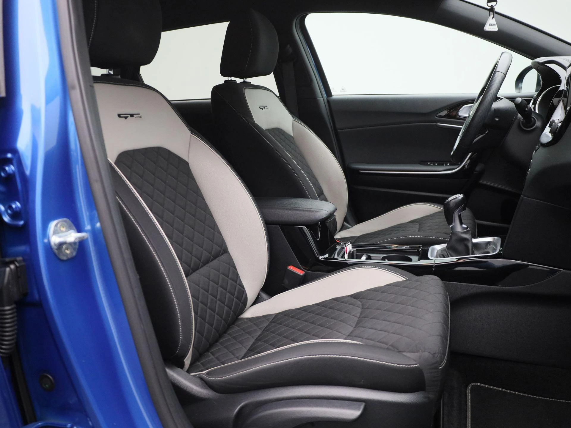 Kia-Ceed Sportswagon-image-32