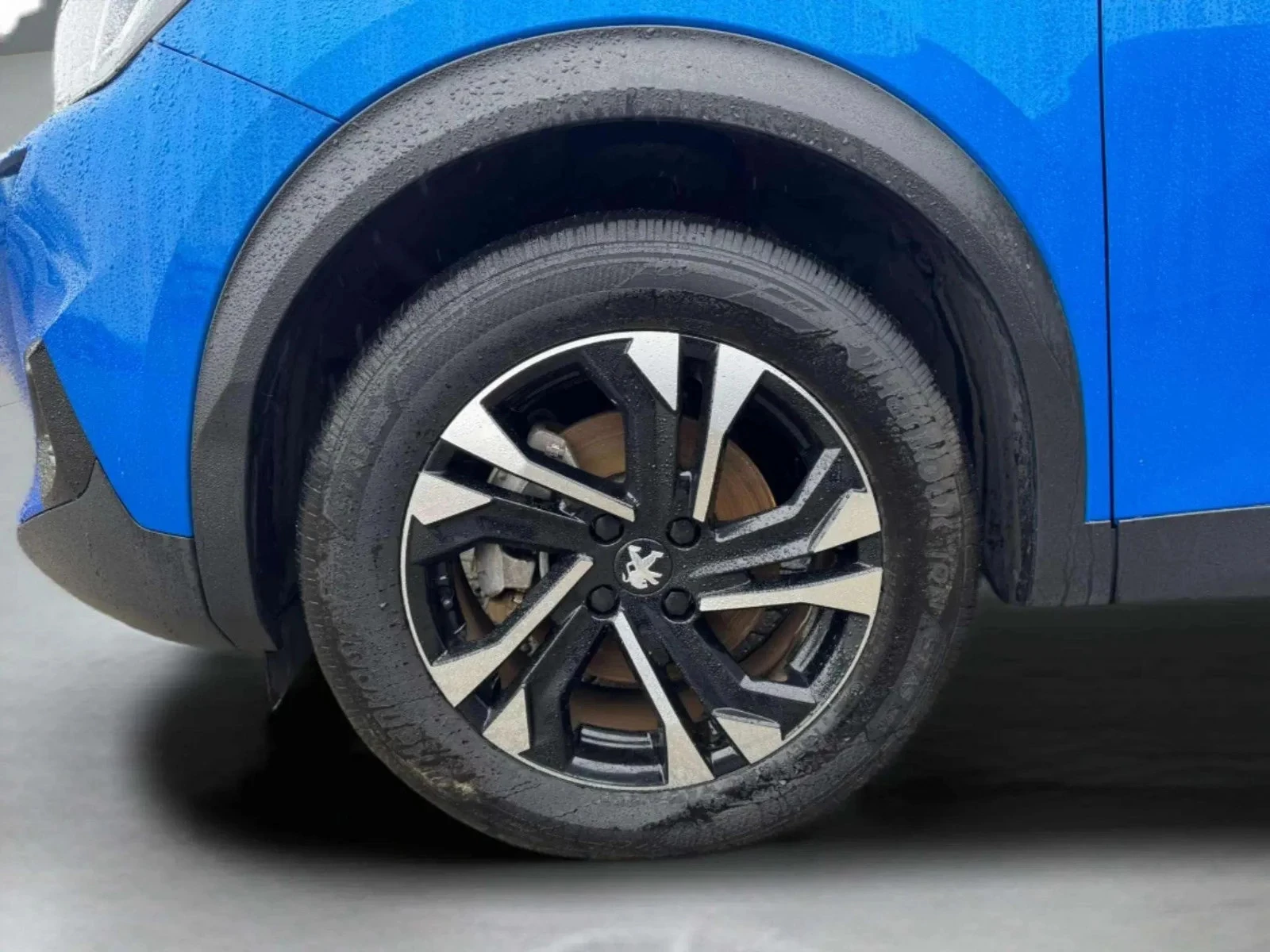 Peugeot-e-2008-image-7