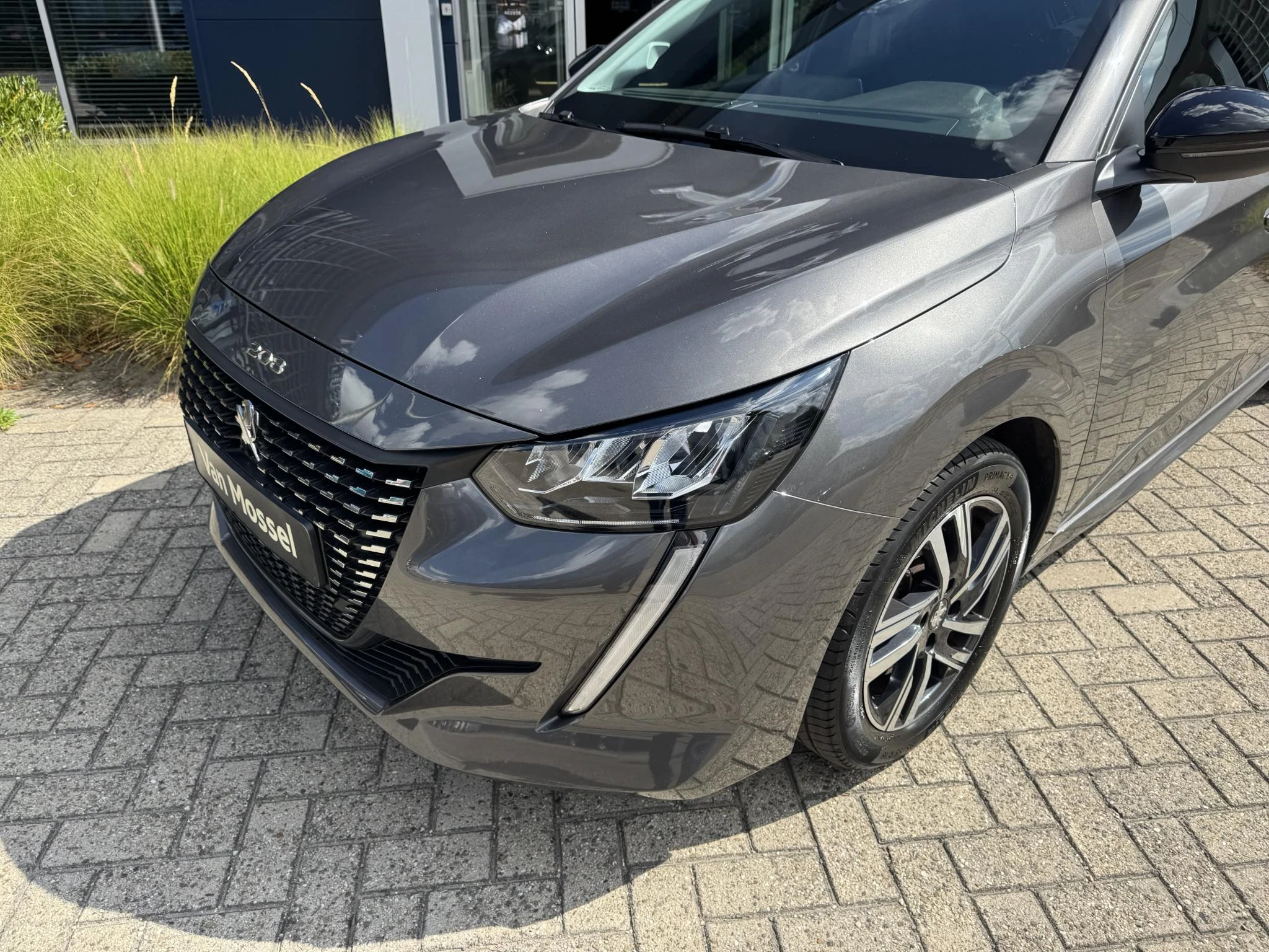 Peugeot-208-image-8