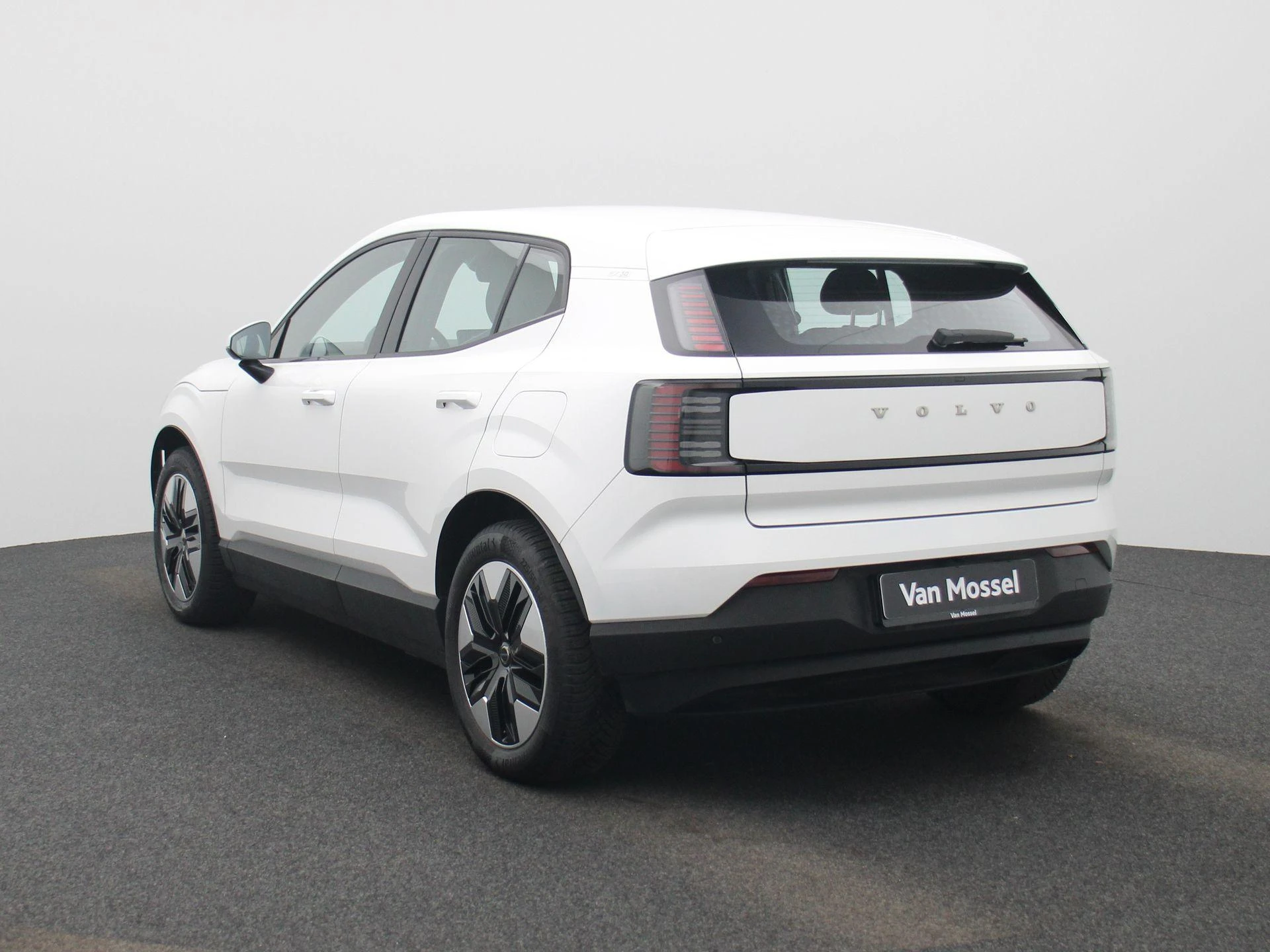 Volvo-EX30-image-1