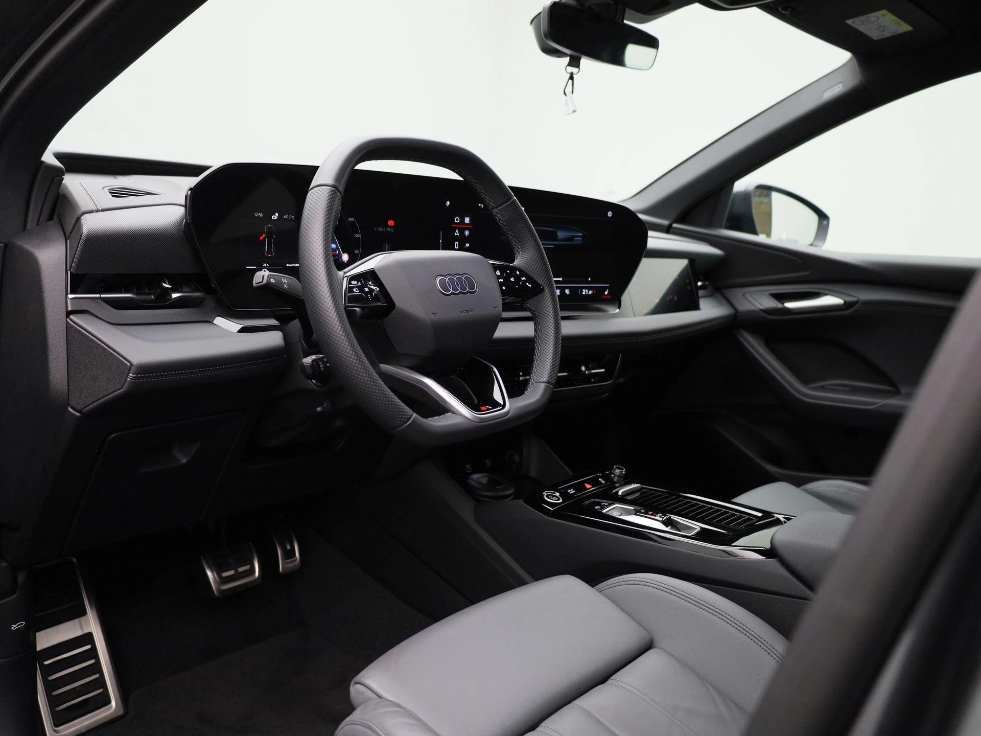Audi-Q6 e-tron-image-38