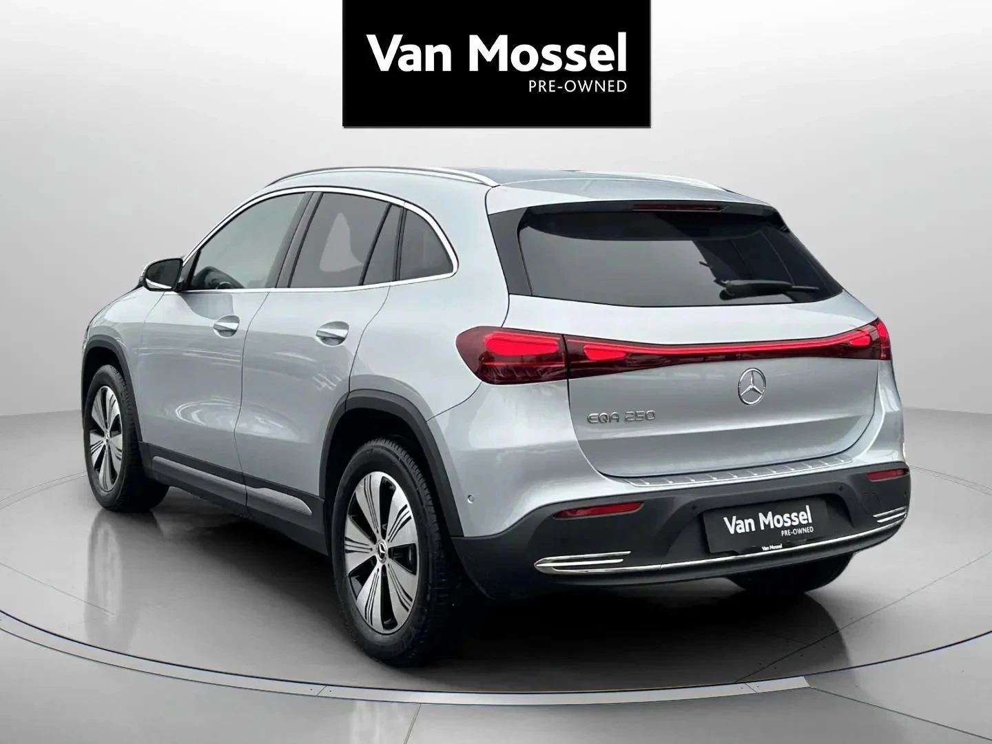 Mercedes-Benz-EQA-image-7