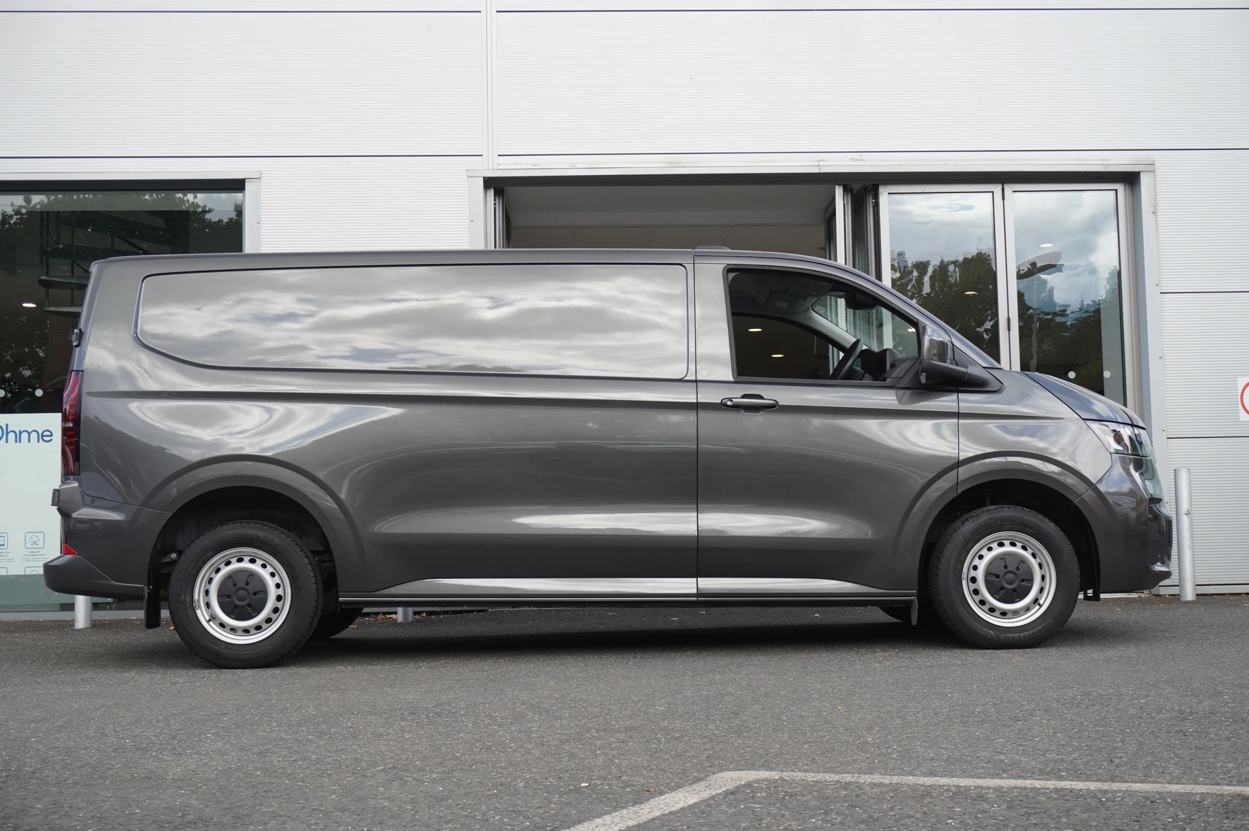Volkswagen-Transporter-image-3