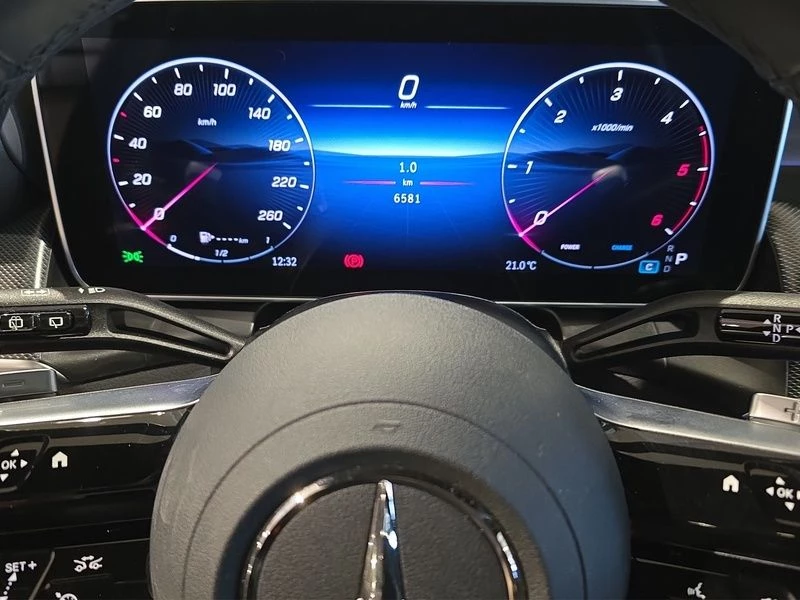 Mercedes-Benz-GLC-image-14