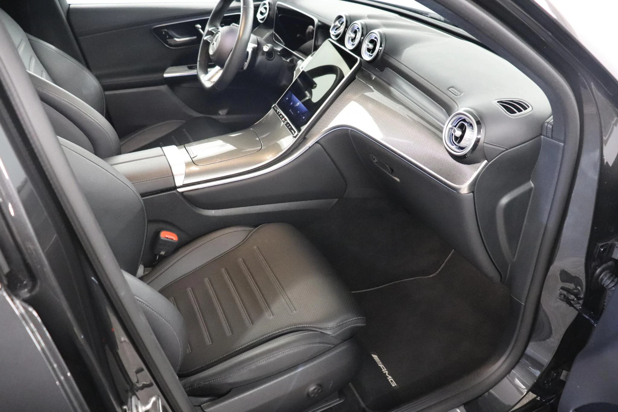 Mercedes-Benz-GLC-image-8