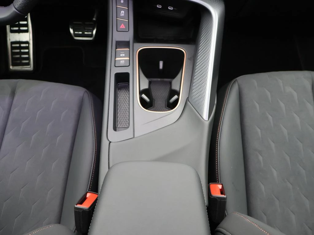 CUPRA Terramar e-Hybrid Terramar VZ PHEV 1.5e-HYBRID 272pk DSG *AUTOMAAT*PANO DAK*SPORTZETELS*ALCANTARA*NAVI*KEYLESS*CRUISE*