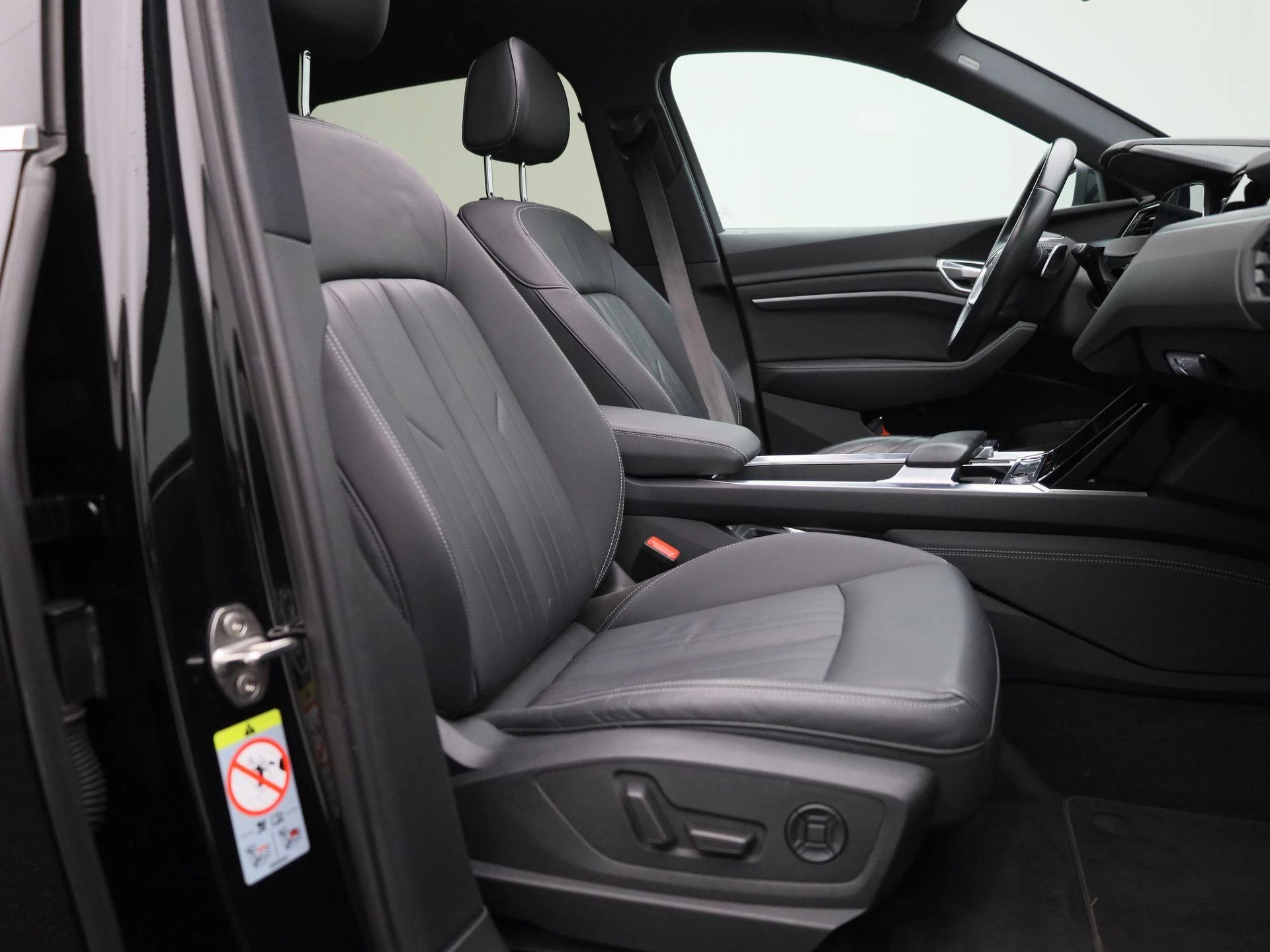 Audi-e-tron-image-39