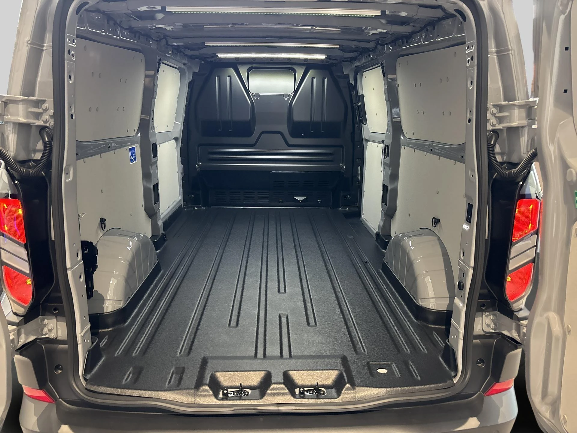 Ford-Transit Custom-image-6
