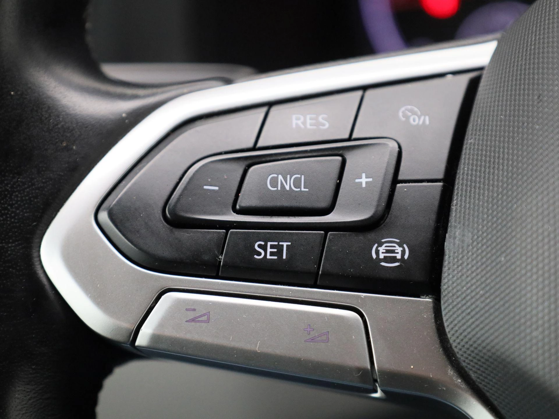 Volkswagen-Transporter-image-22