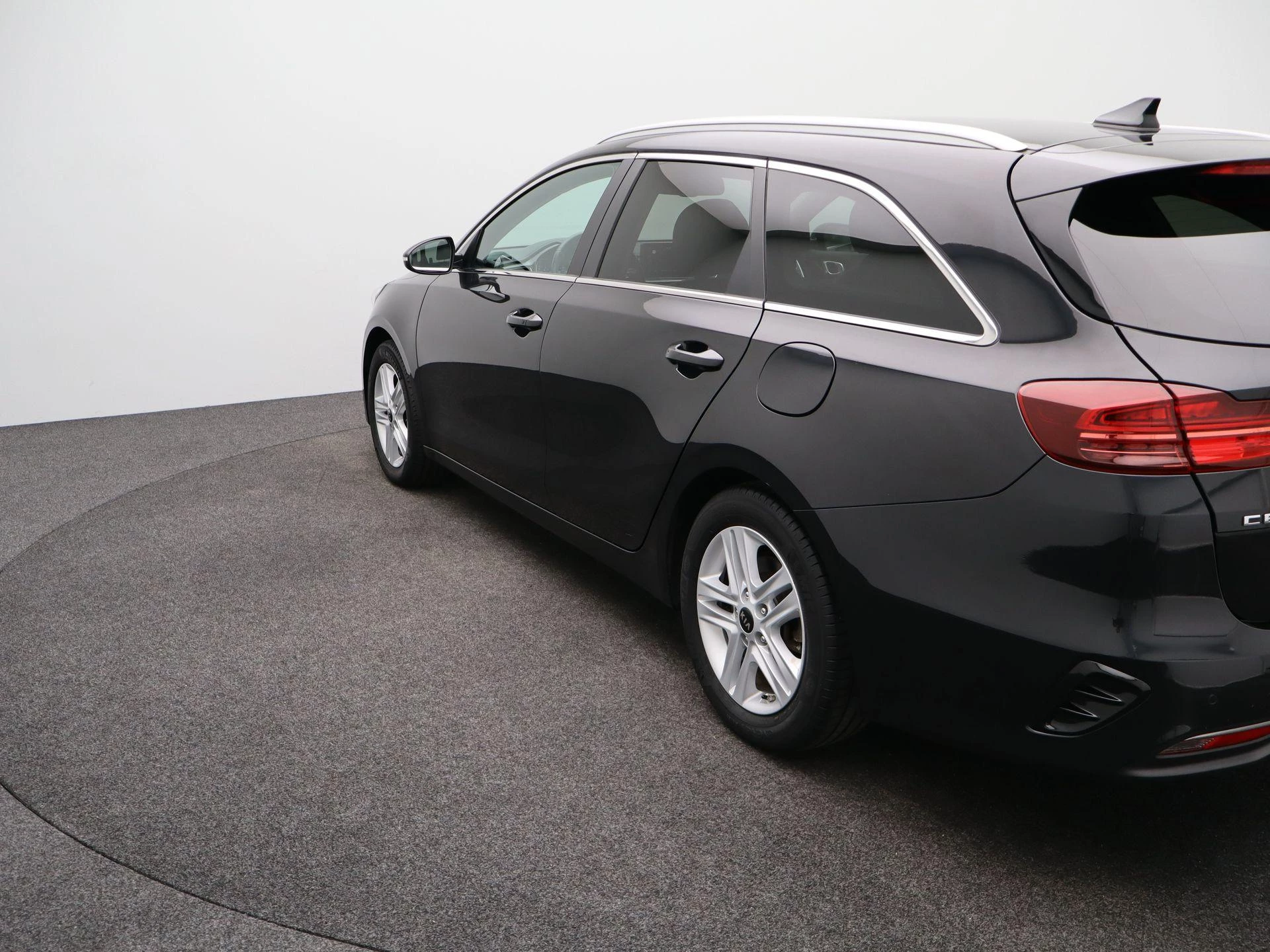 Kia-Ceed Sportswagon-image-40