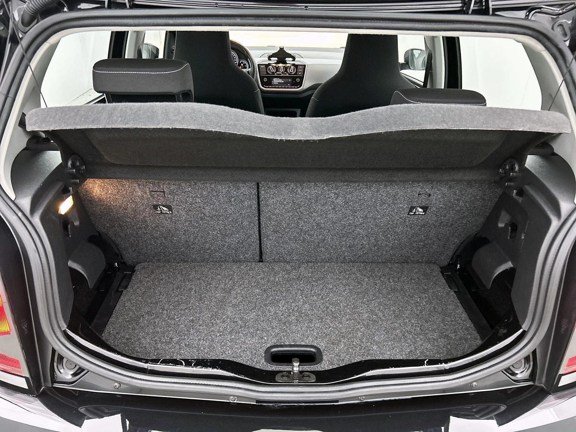 Volkswagen-up!-image-13