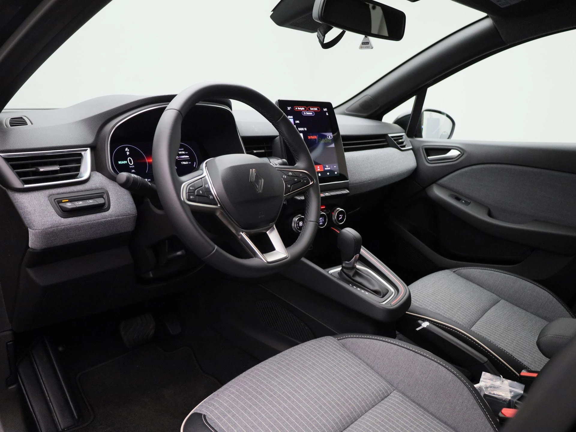 Renault-Clio-image-29