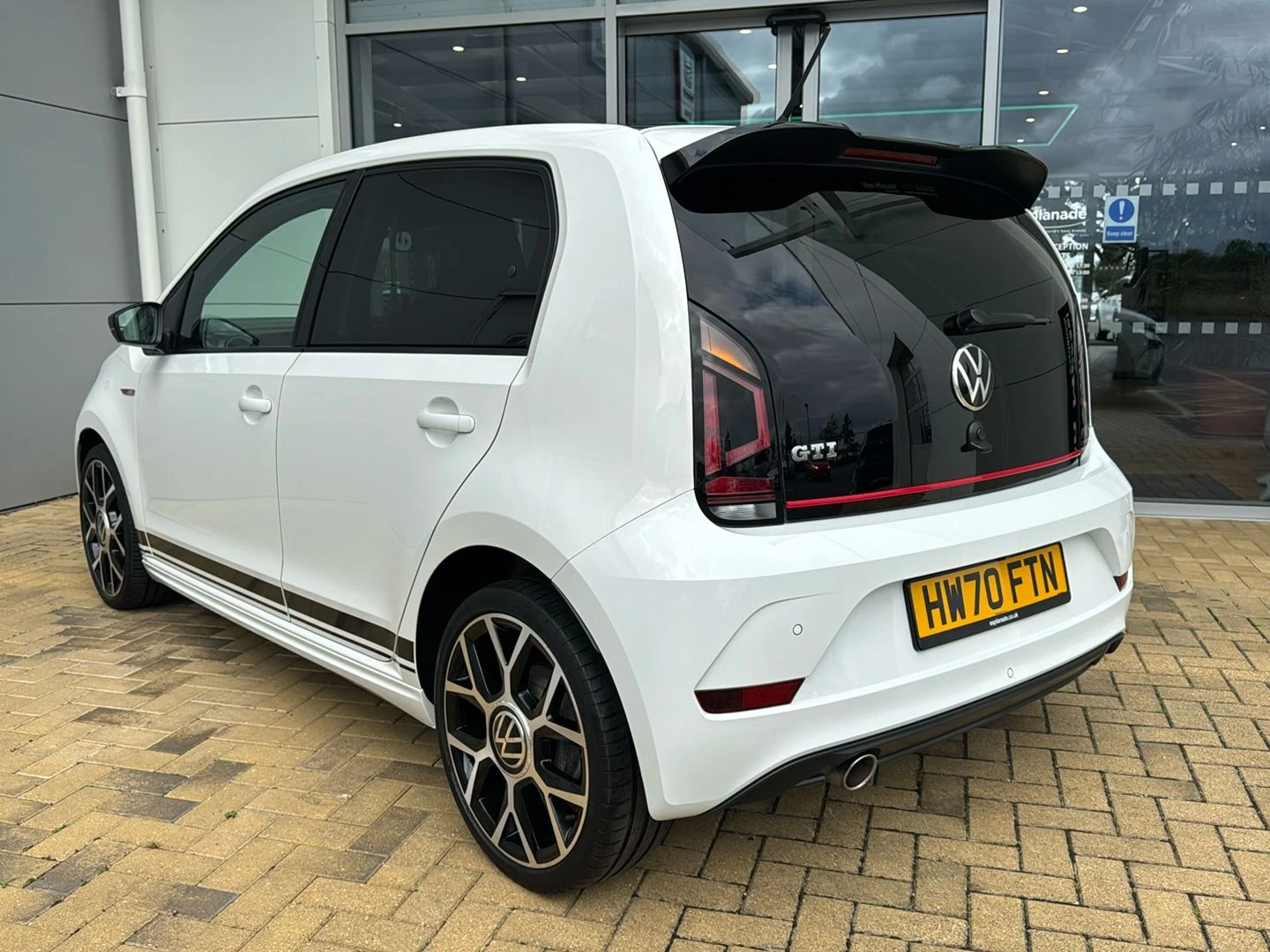 Volkswagen-up!-image-2