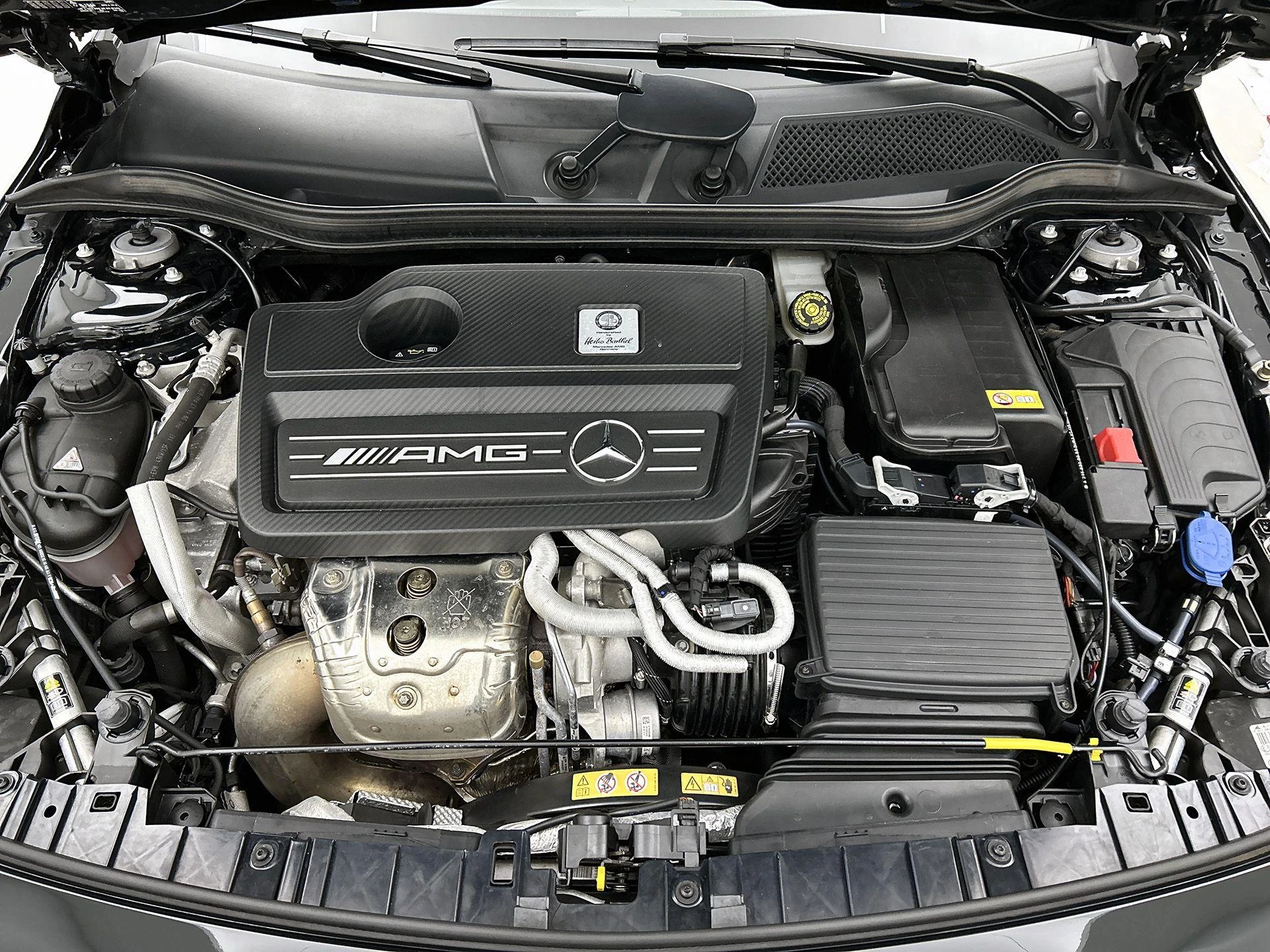 Mercedes-Benz-GLA-image-32