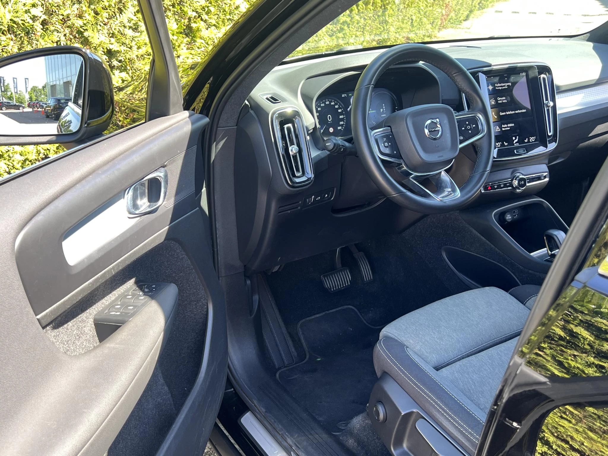 Volvo-XC40-image-30