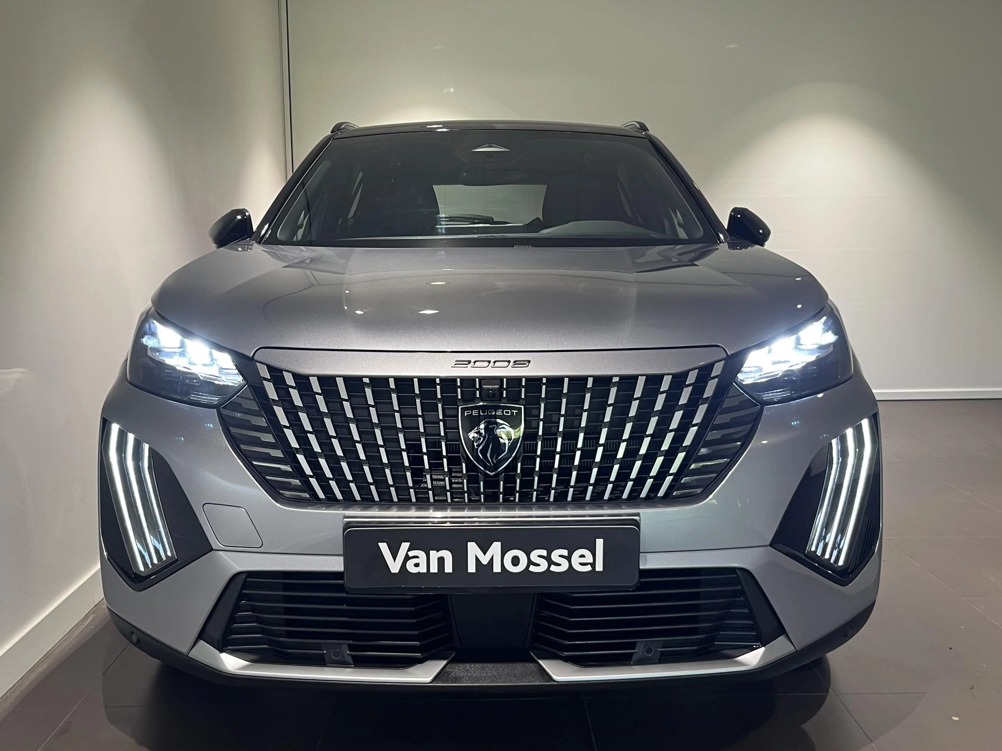 Peugeot-e-2008-image-2